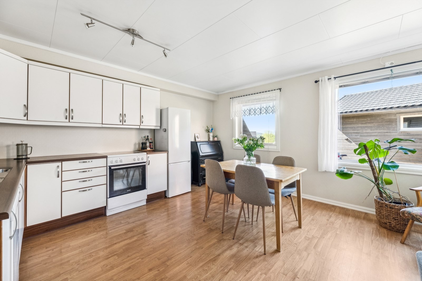 Stue/kjøkken utleiedel 2 Galleribilde