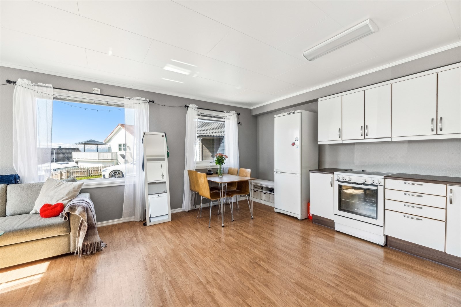 Stue/kjøkken i utleiedel 1 Galleribilde