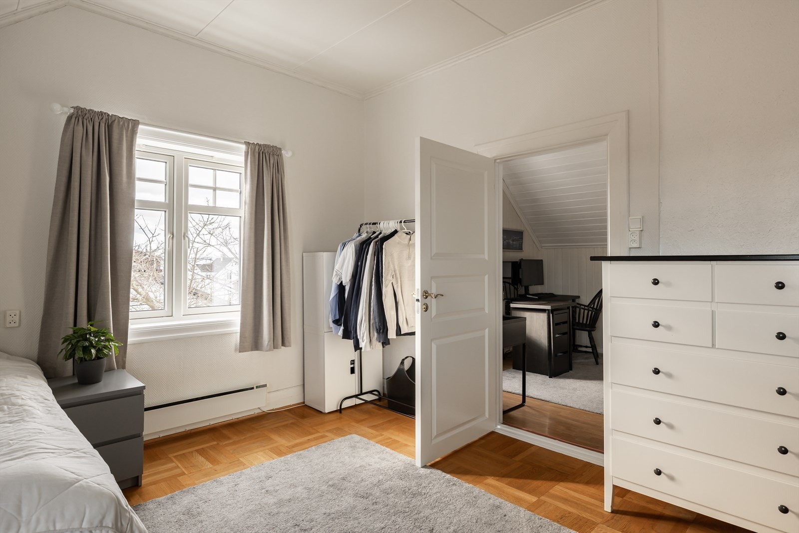 Tre soverom i 2. etasje Galleribilde