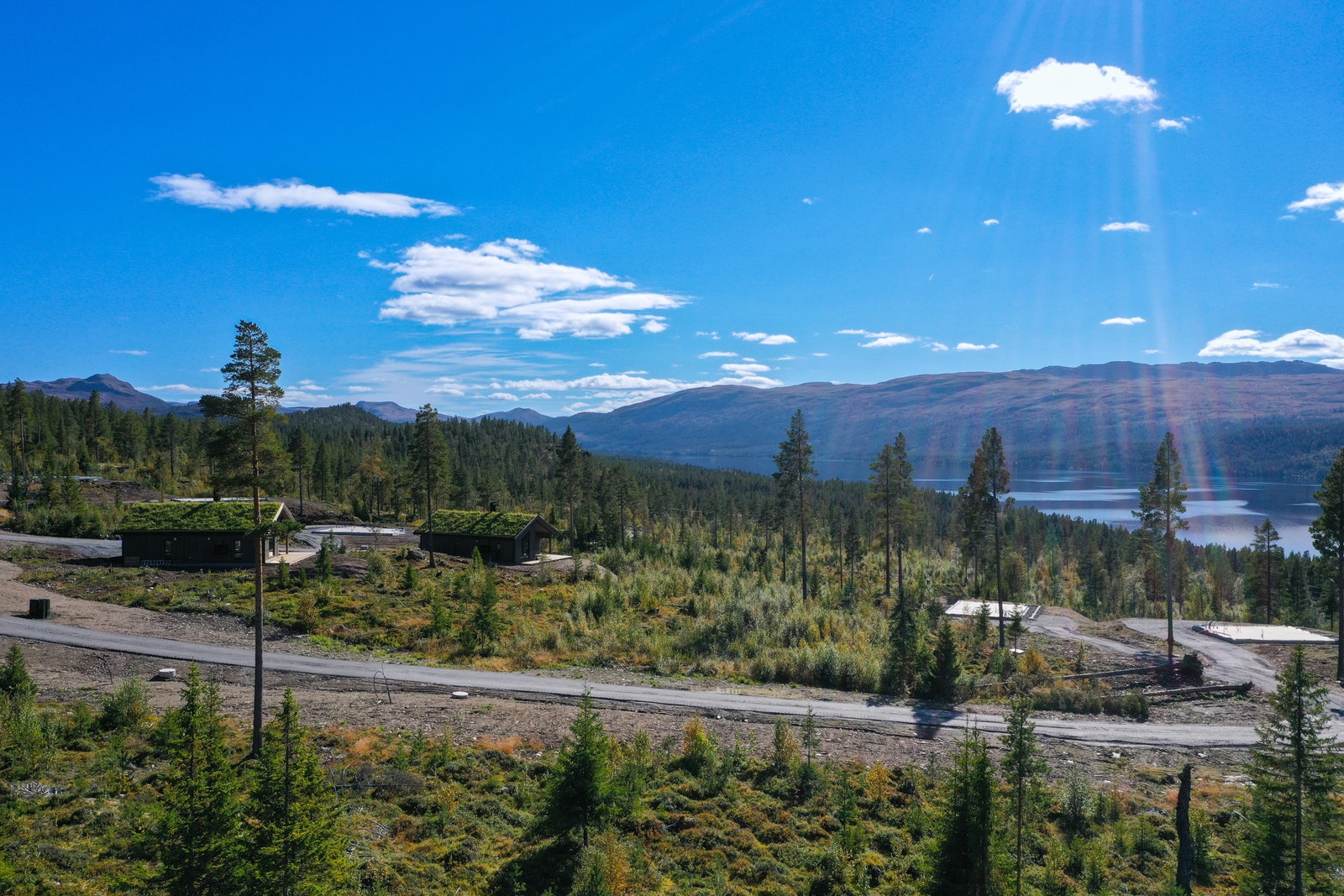 Majestetiske fjell så vel som Tunhovdfjorden troner utsiktsbilde Galleribilde