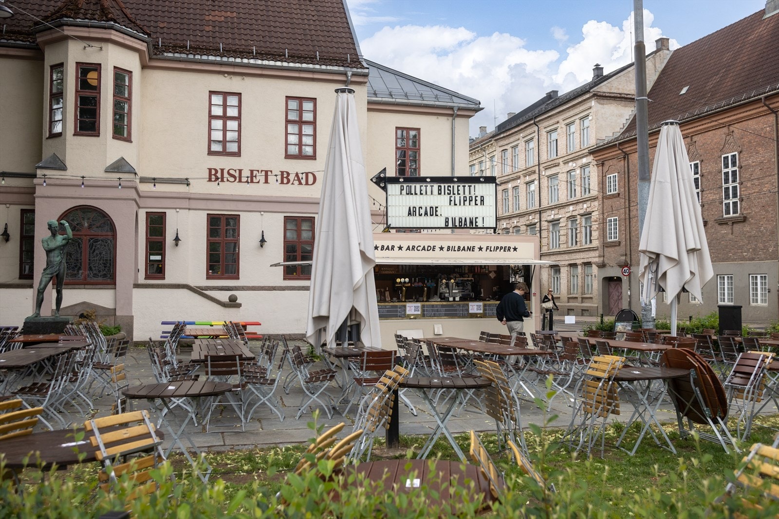 Flere nabolagsfavoritter et steinkast unna, som Bislet Bad, Laundromat og Godt brød. Galleribilde