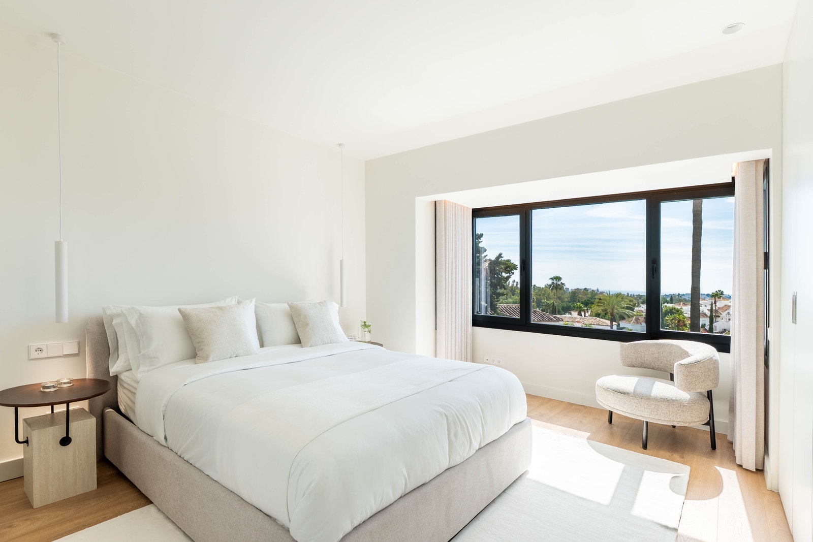 Soverom med eget bad. Galleribilde