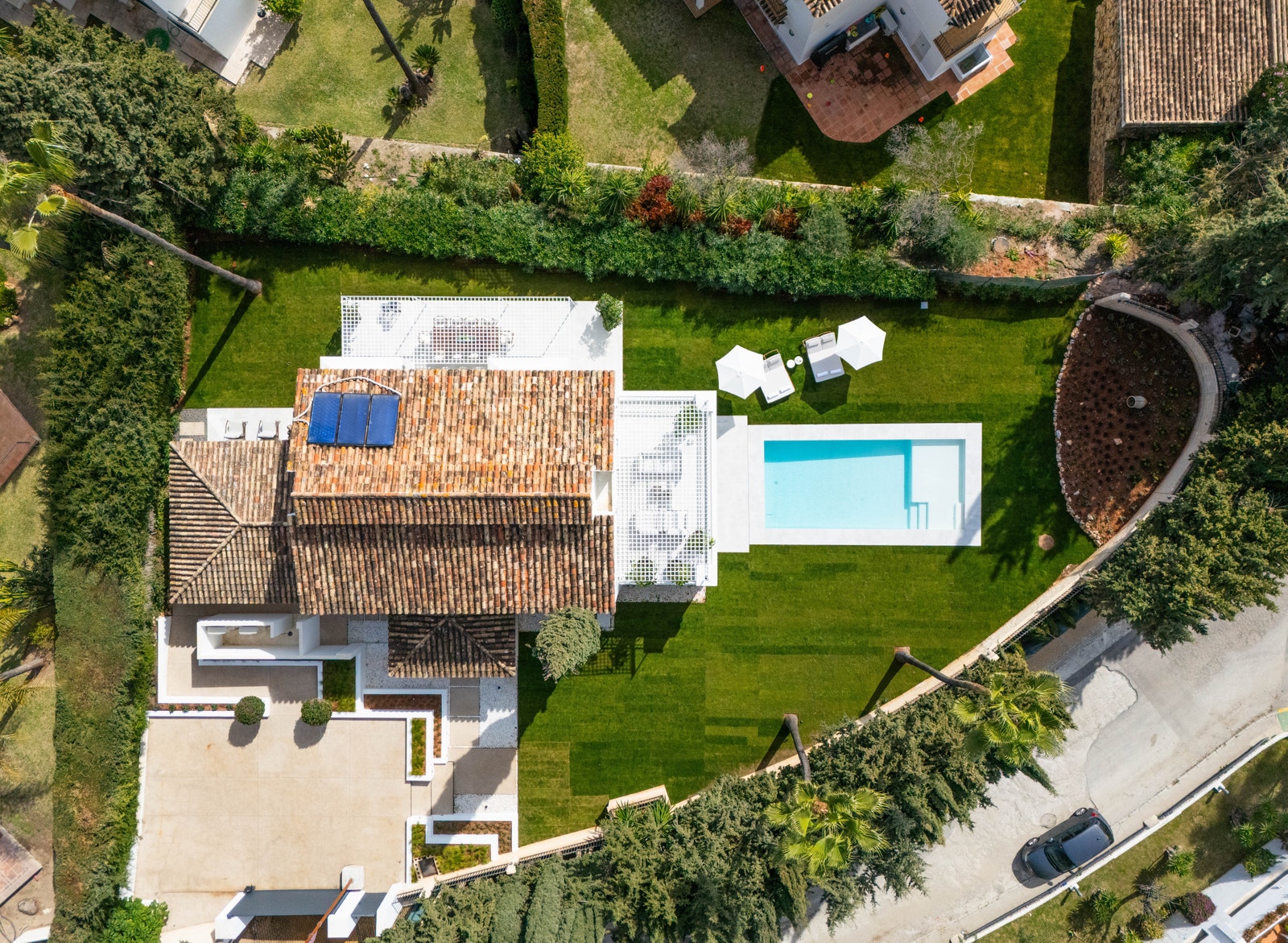 Dronefoto av eiendommen. Galleribilde