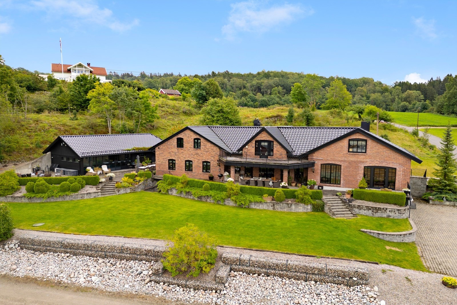 Nydelig eiendom beliggende i rolige og landlige omgivelser Galleribilde