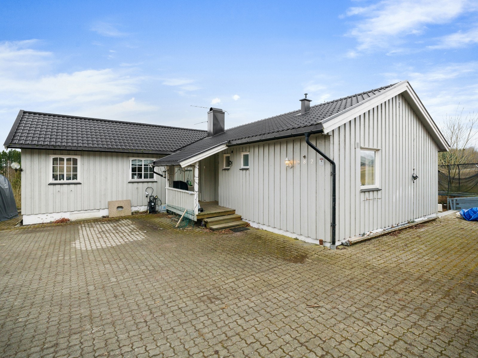 Overbygget inngangsparti Galleribilde