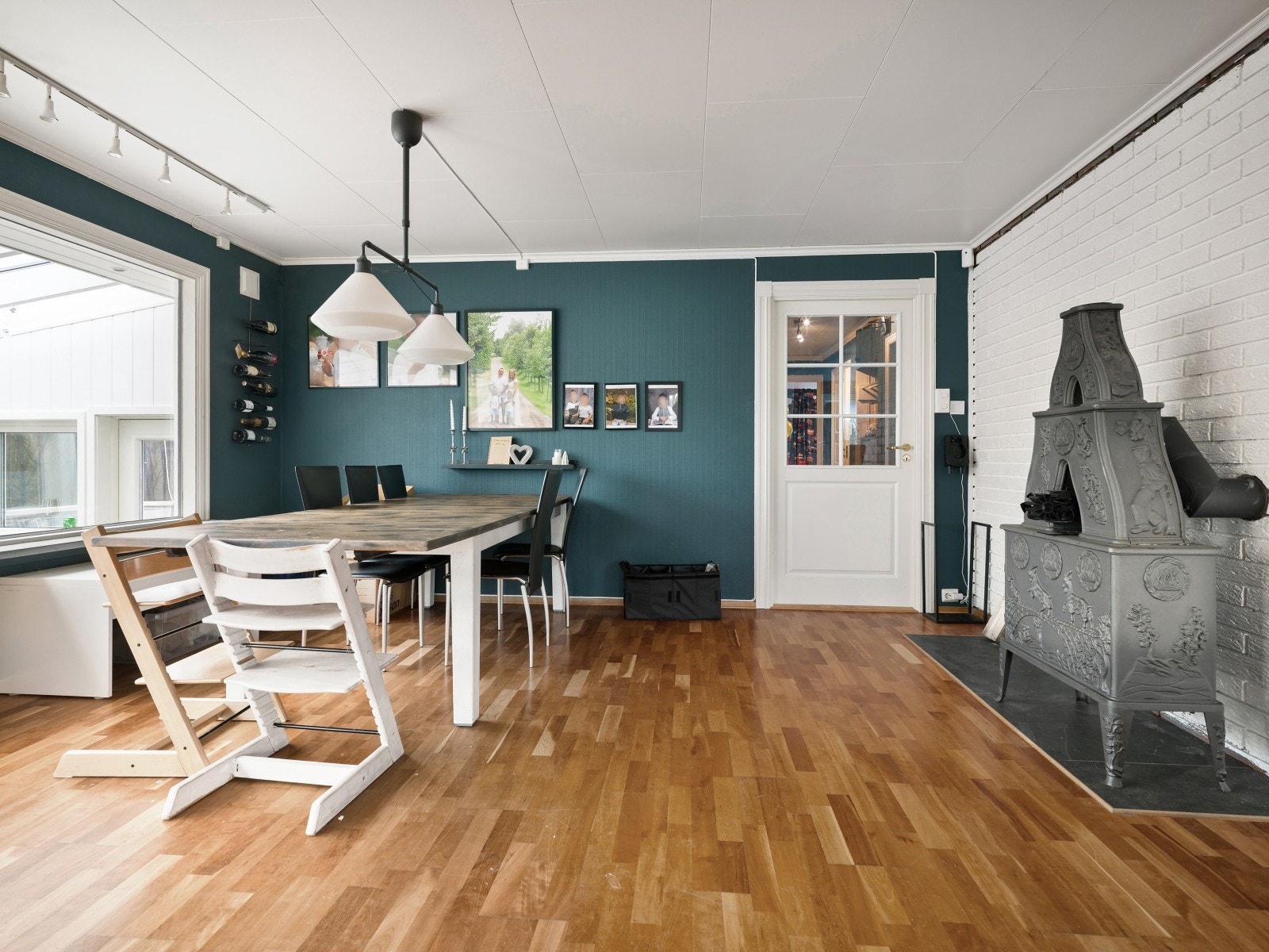 Det er god plass til stort spisebord Galleribilde