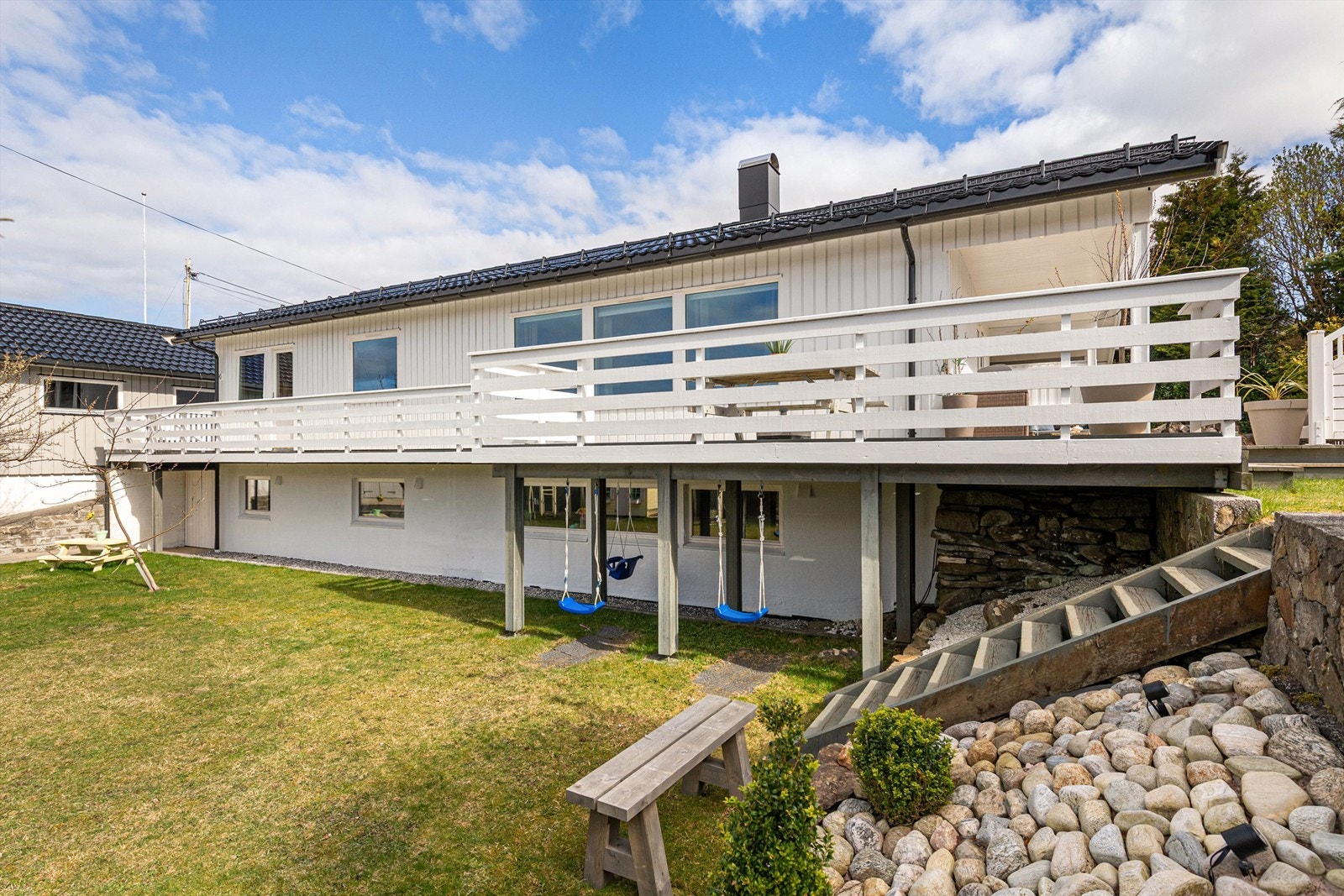 Fasade og hage mot vest Galleribilde