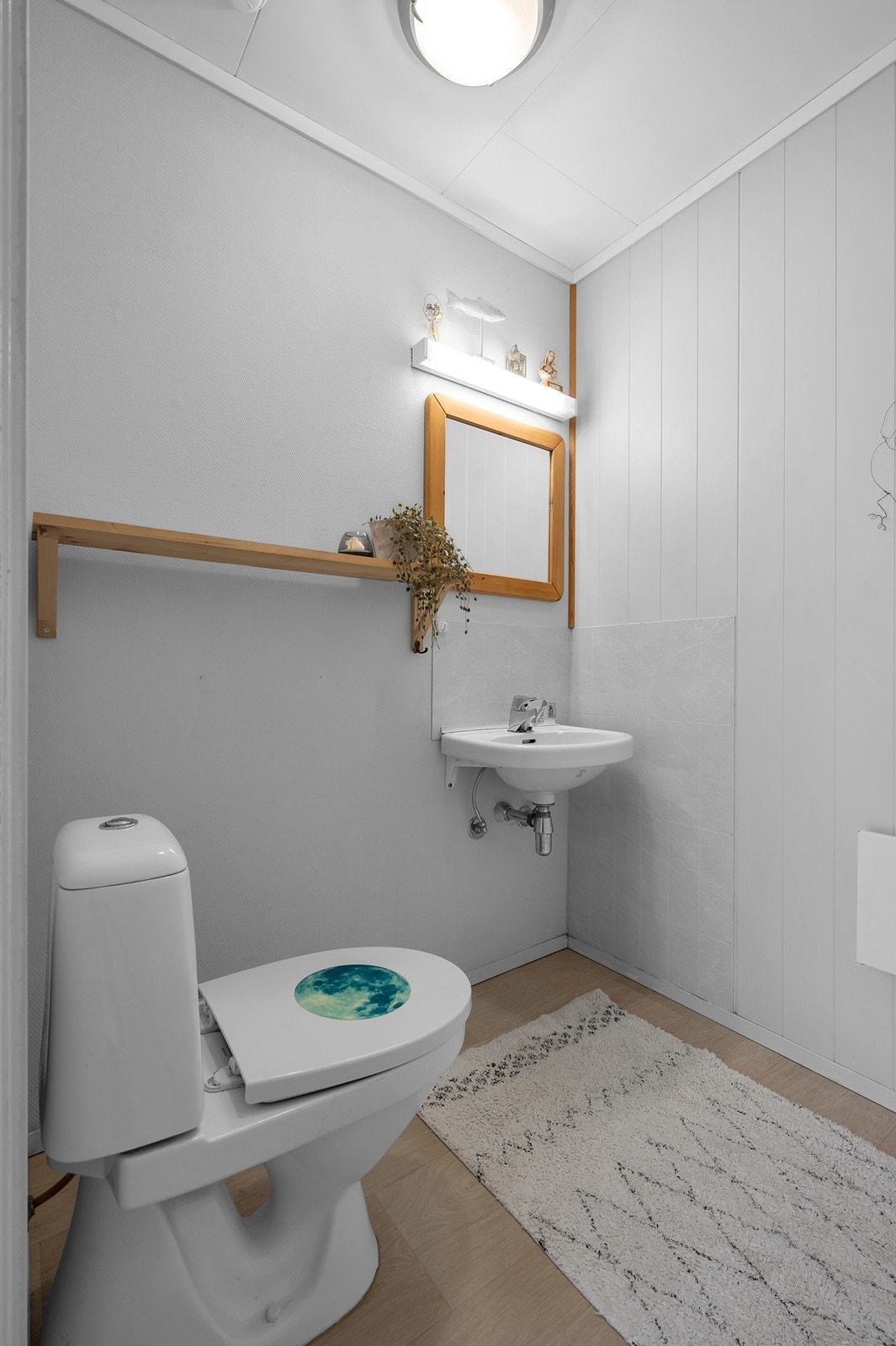 Toalettrom. Galleribilde