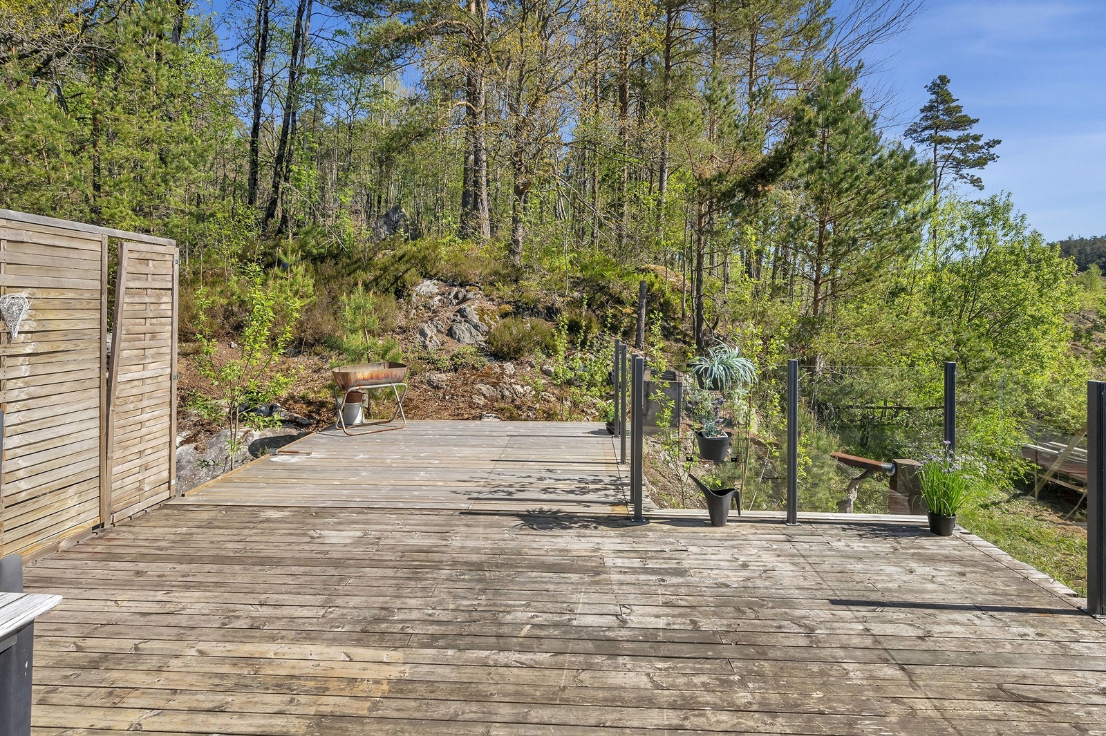 Flott solrik terrasse med fint utsyn. Galleribilde