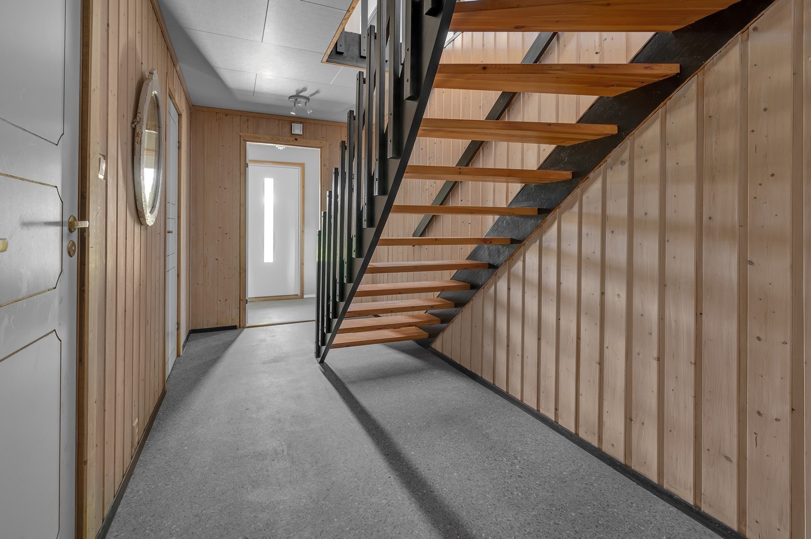 Innbydende og åpen gang. Galleribilde