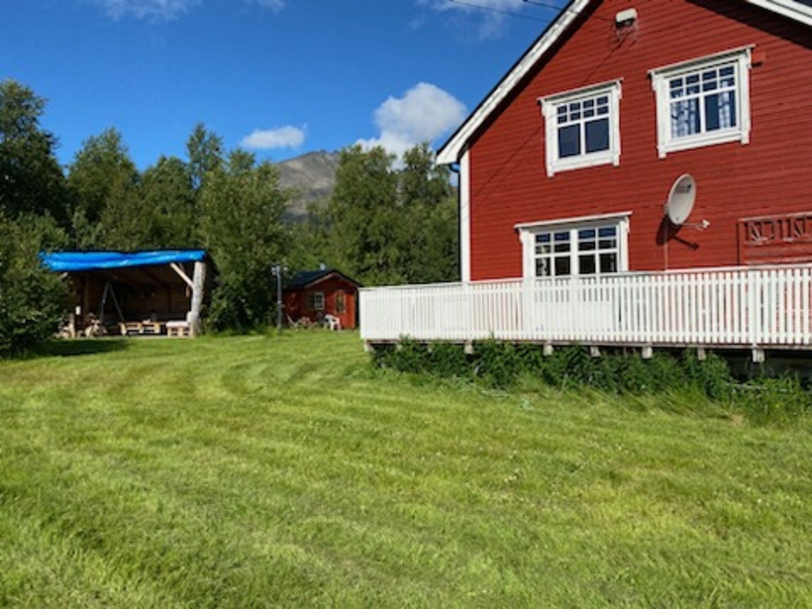 Terrasse og gapahuk Galleribilde