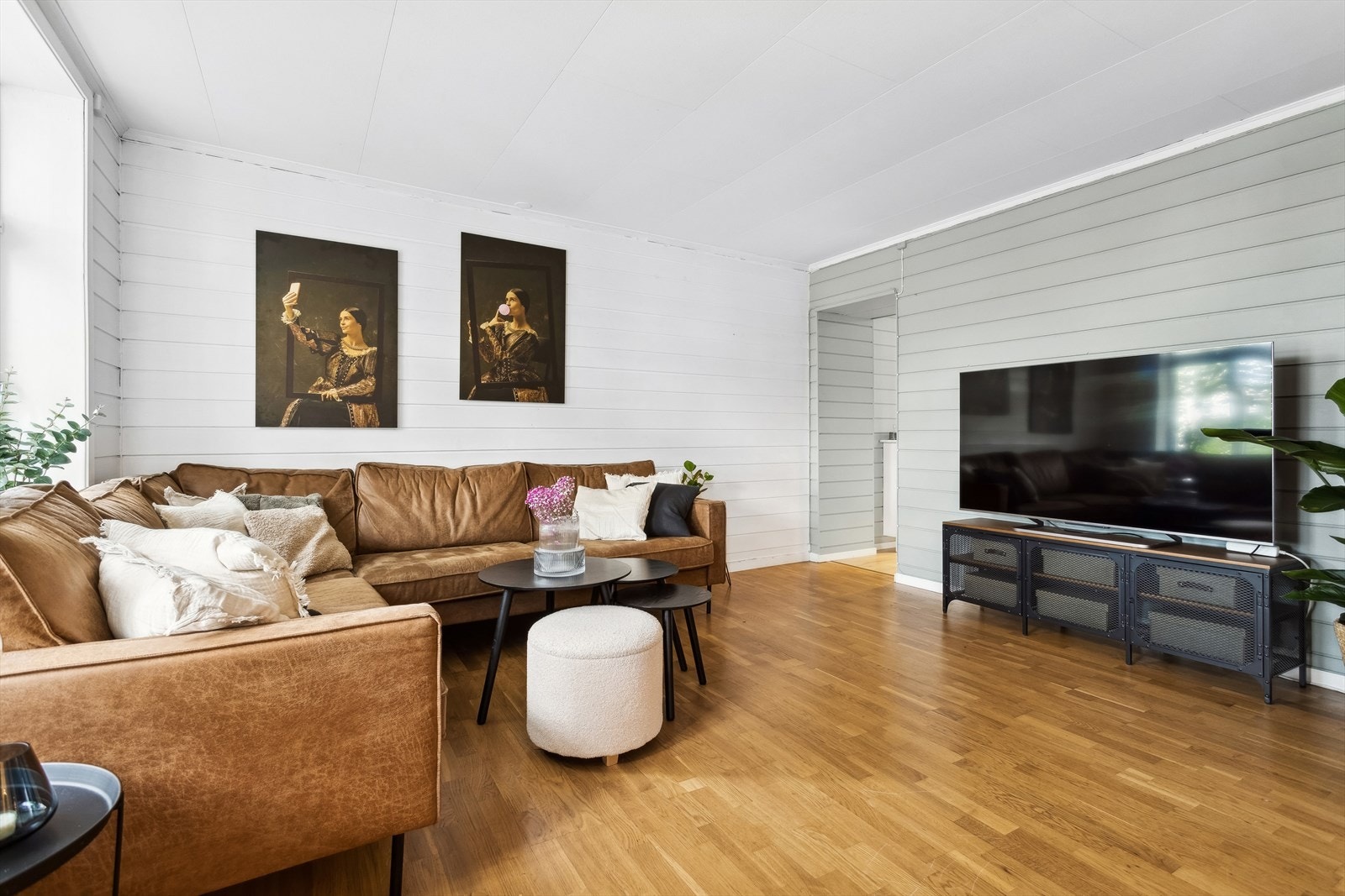 Stuen er ca 28 m². Galleribilde