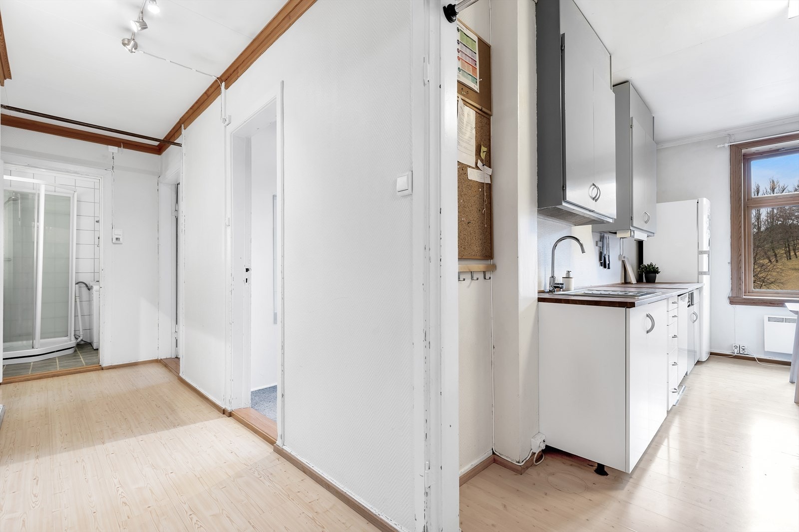 TV/internett og kommunale avgifter er inkluder i felleskostnadene. Galleribilde