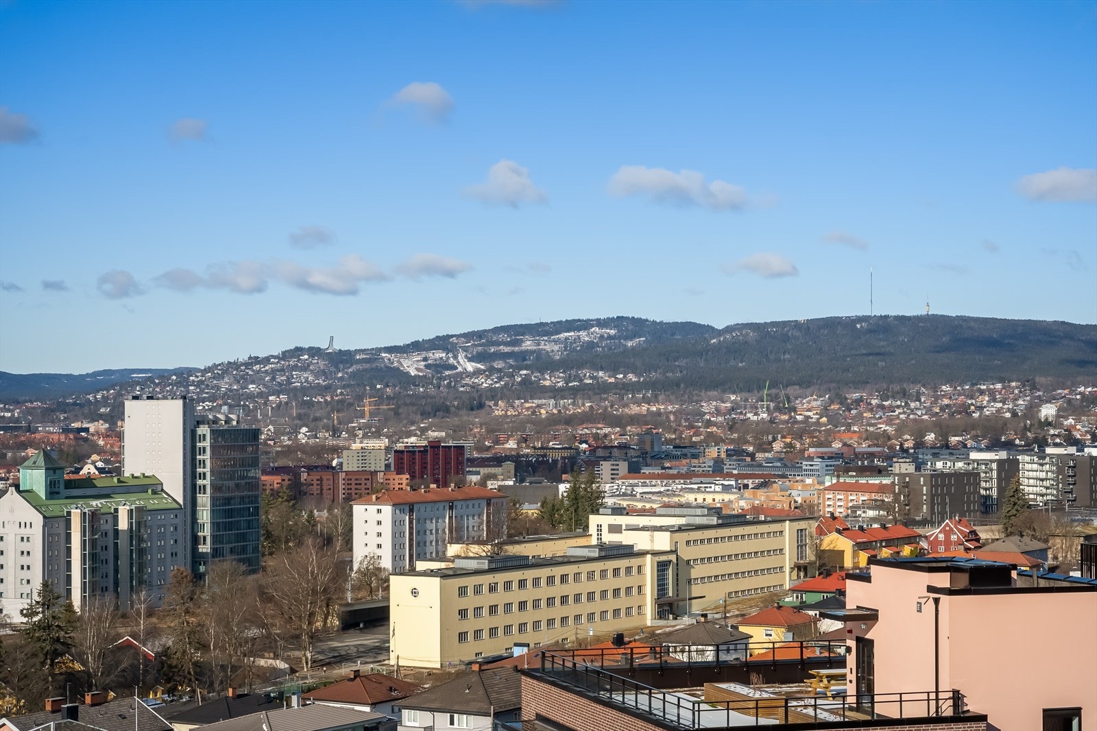 Utsikt vestover fra takterrassen i 47. Galleribilde