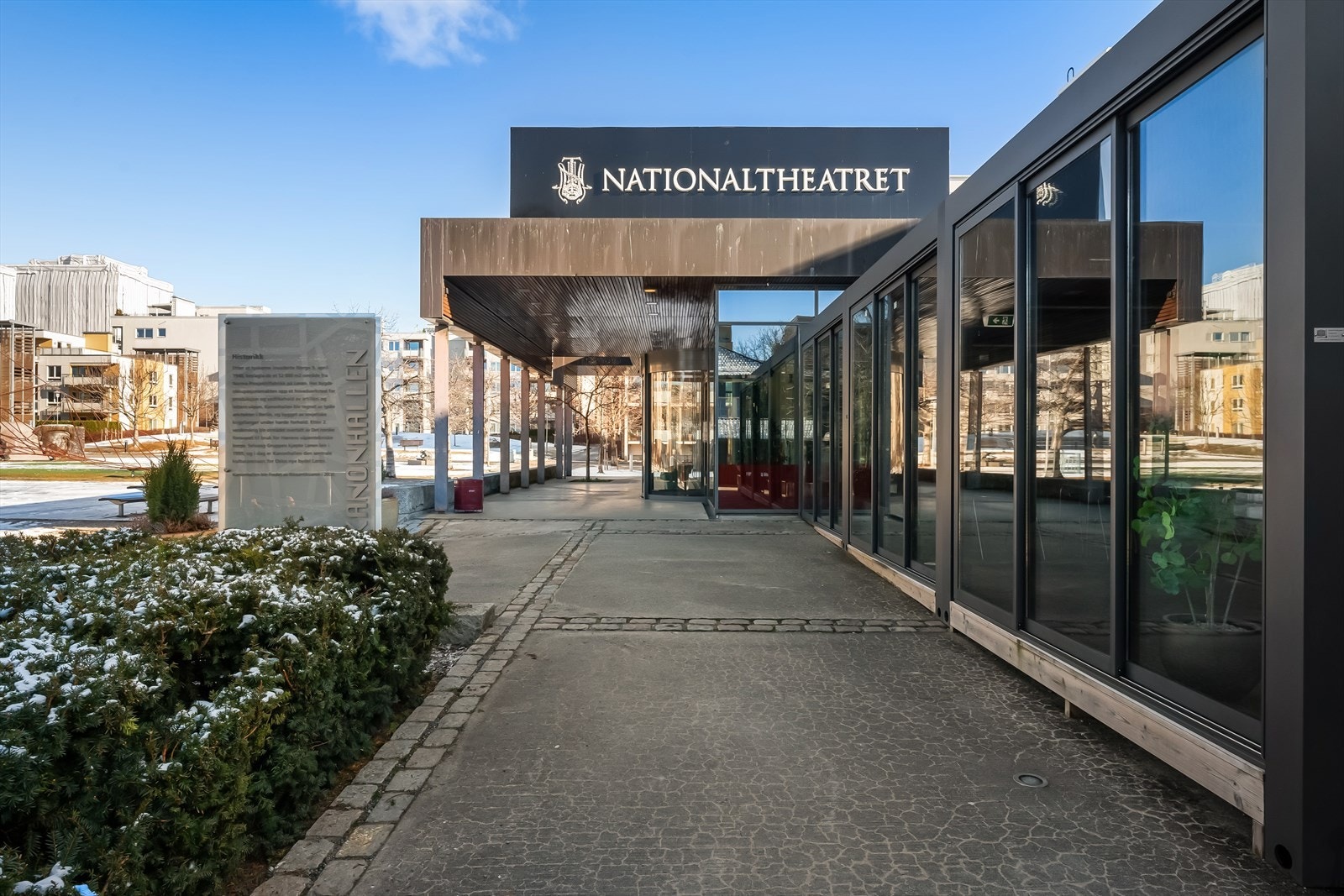 Se frem til sommeren på Løren. Ta snarveien gjennom Lørenparken til Løren Torg og Løren Stasjon. Galleribilde