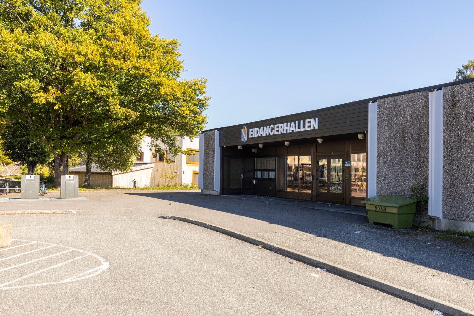 Idrettshall, i umiddelbart nærhet Galleribilde