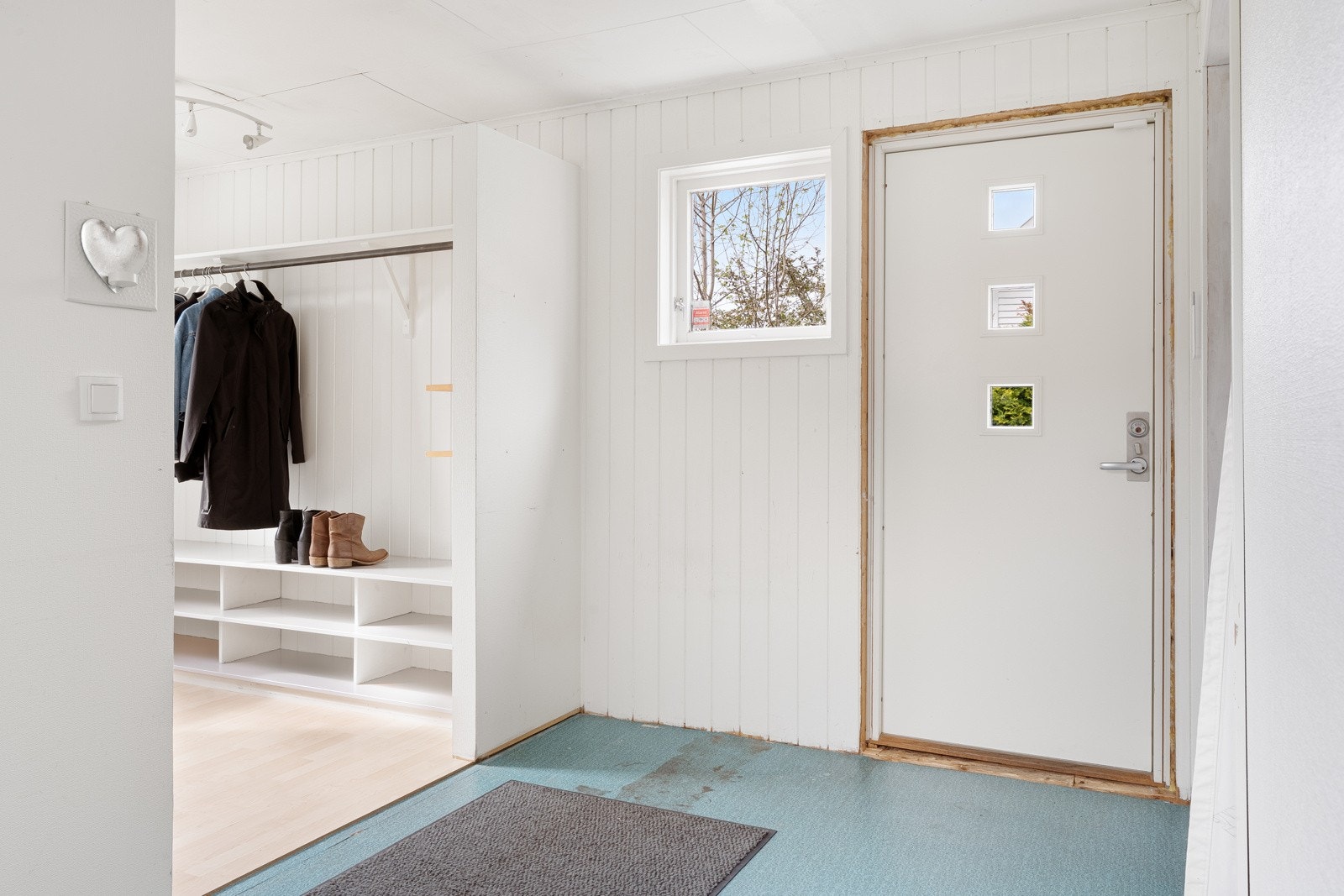 Her kommer du inn dagens hovedinngang til 1. etg av huset. Galleribilde