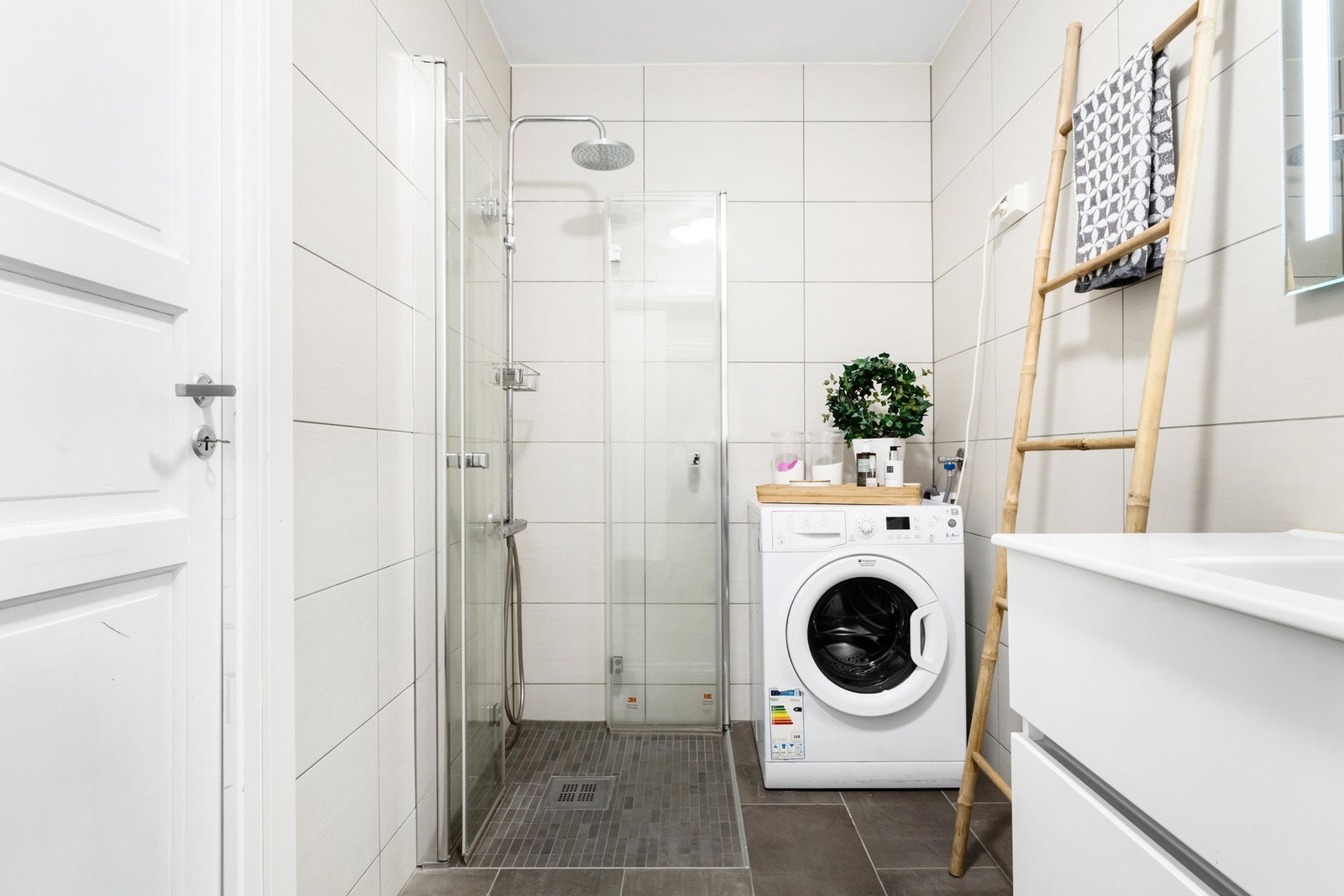 Helfliset bad. Modernisert i 2018. Galleribilde