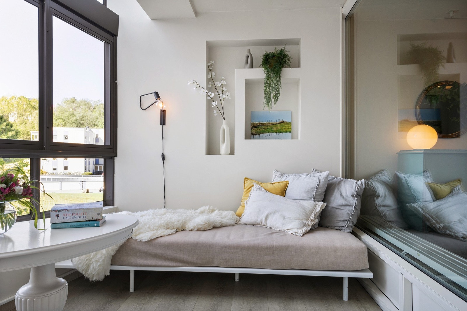 Vinterhagen fungerer som et oppholdsrom og forlengelse av stuen store deler av året Galleribilde