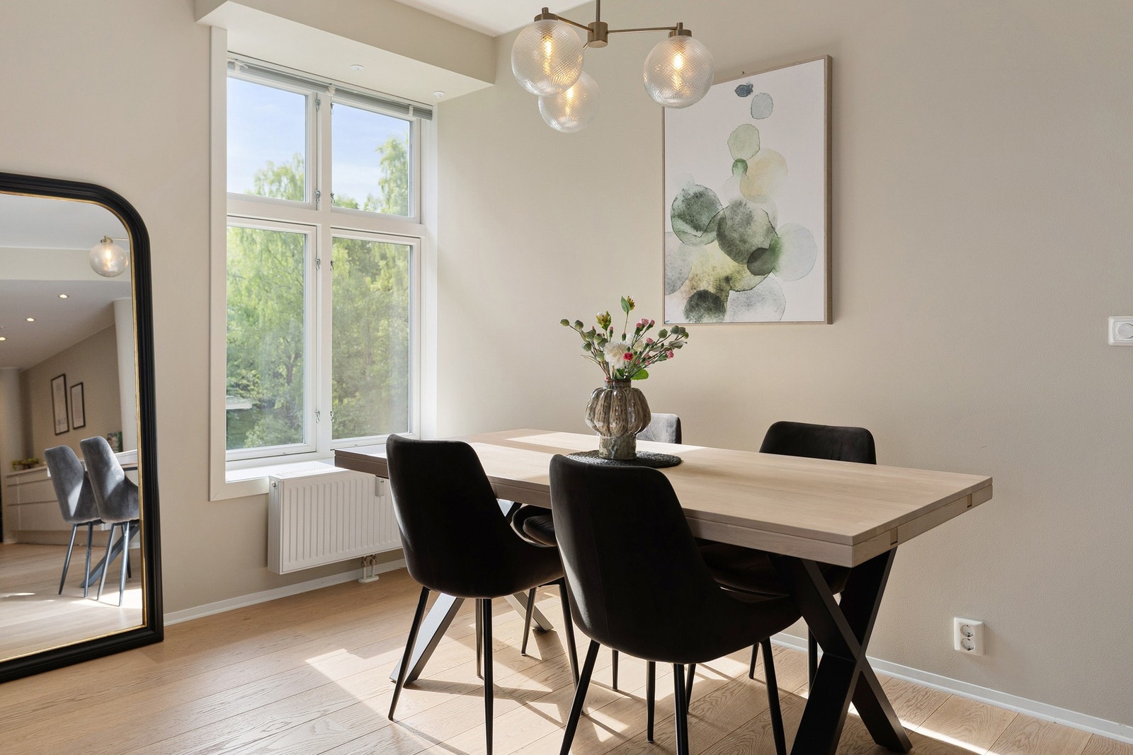 Inviter venner og familie over for et hyggelig måltid! Galleribilde