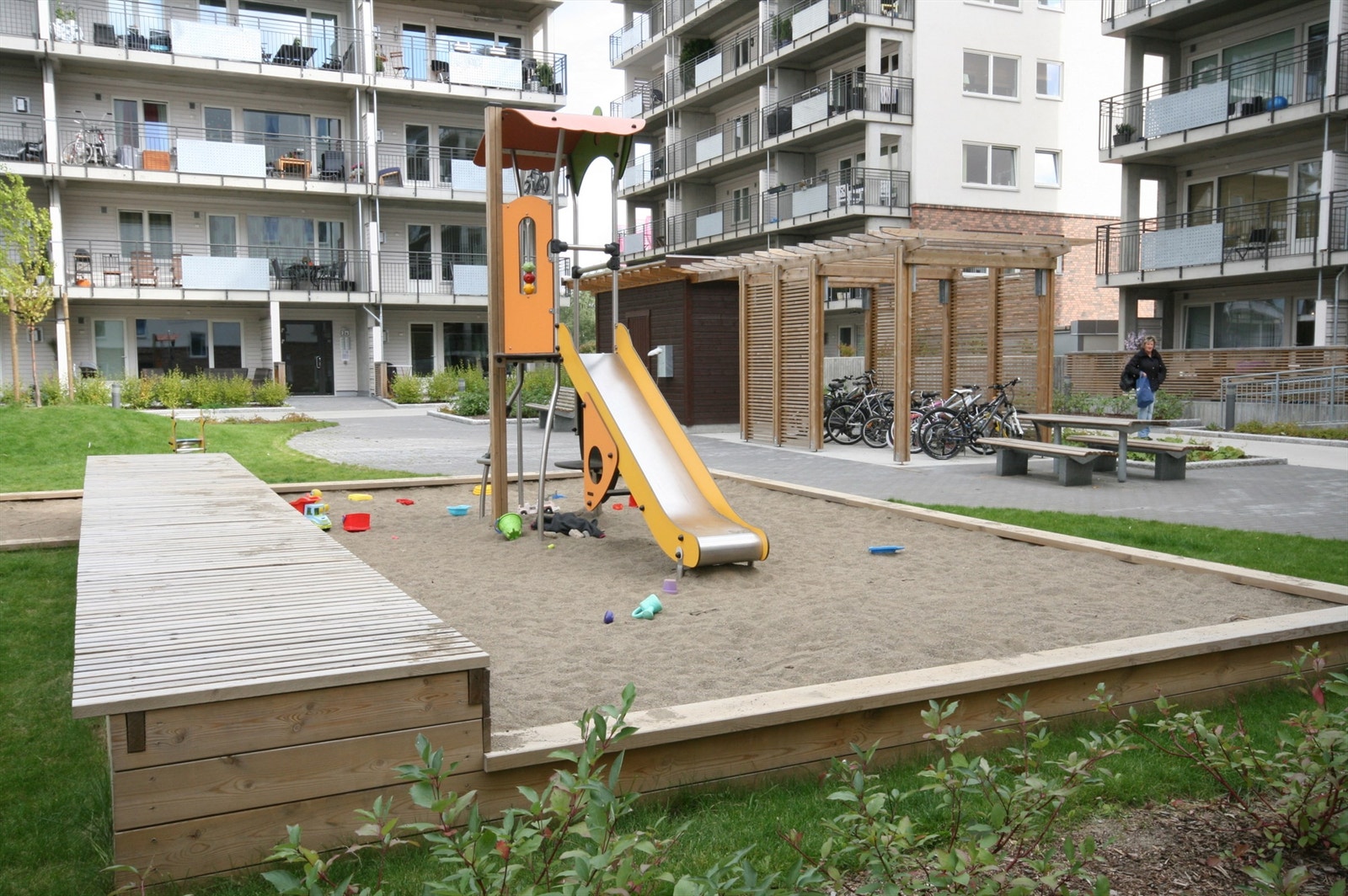 Hyggelig bakgård Galleribilde