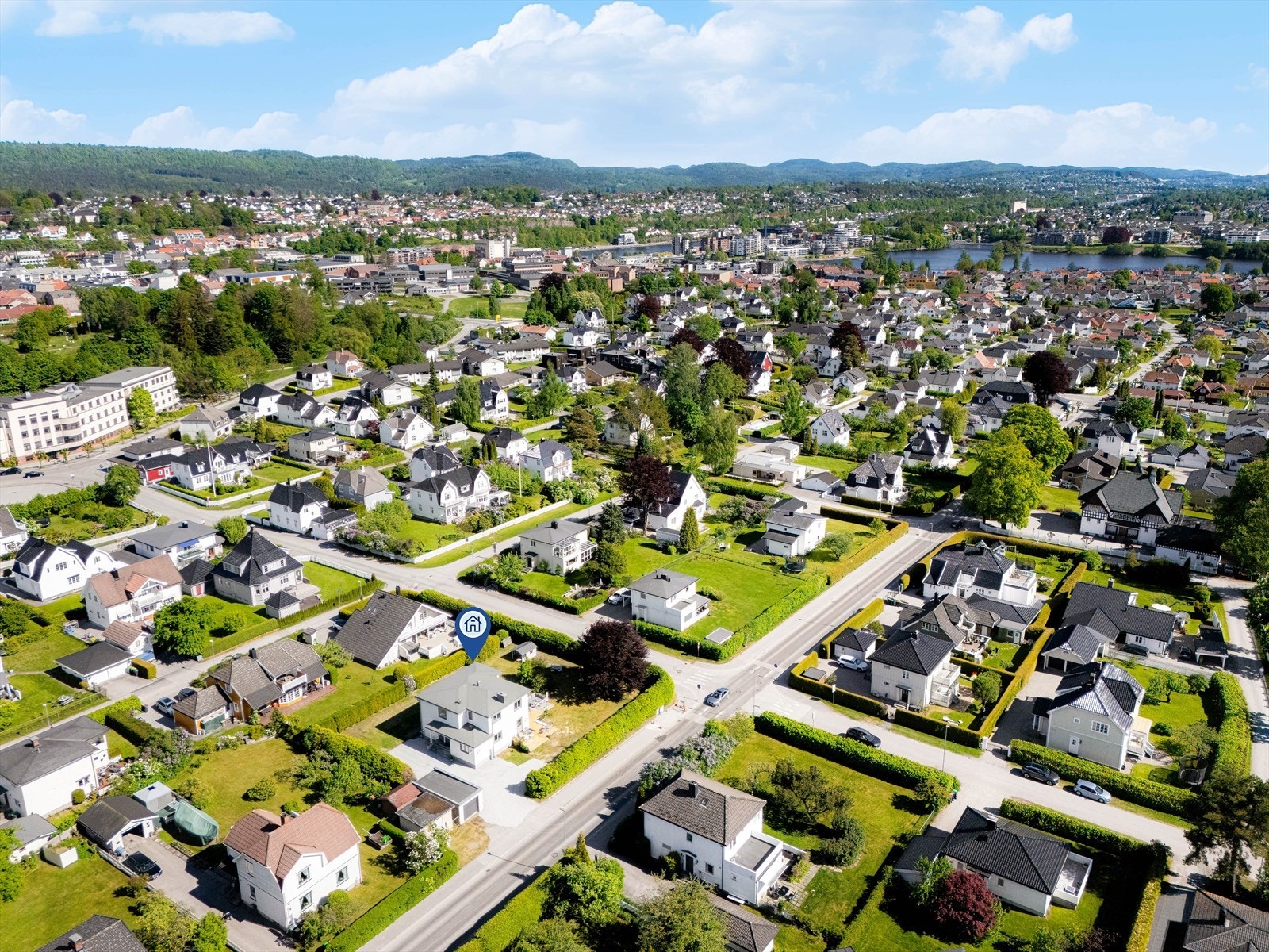I dette område kan man nyte den fine Lundedalen og Bakkestranda samt alle de fine gang- og sykkelstiene. Falkumelva er perfekt for en kanotur eller en "dukkert". Galleribilde