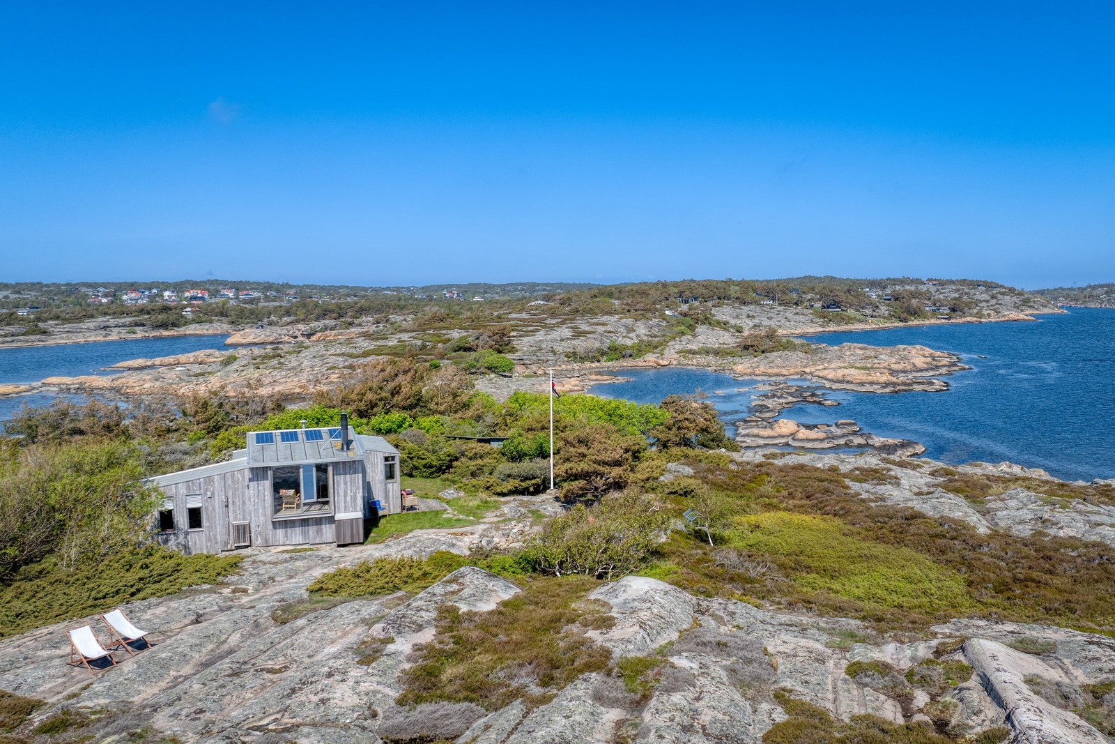 Her ligger du tilbaketrukket og privat i maritime omgivelser med fantastisk utsikt over et vakkert skjærgårdslandskap, Galleribilde