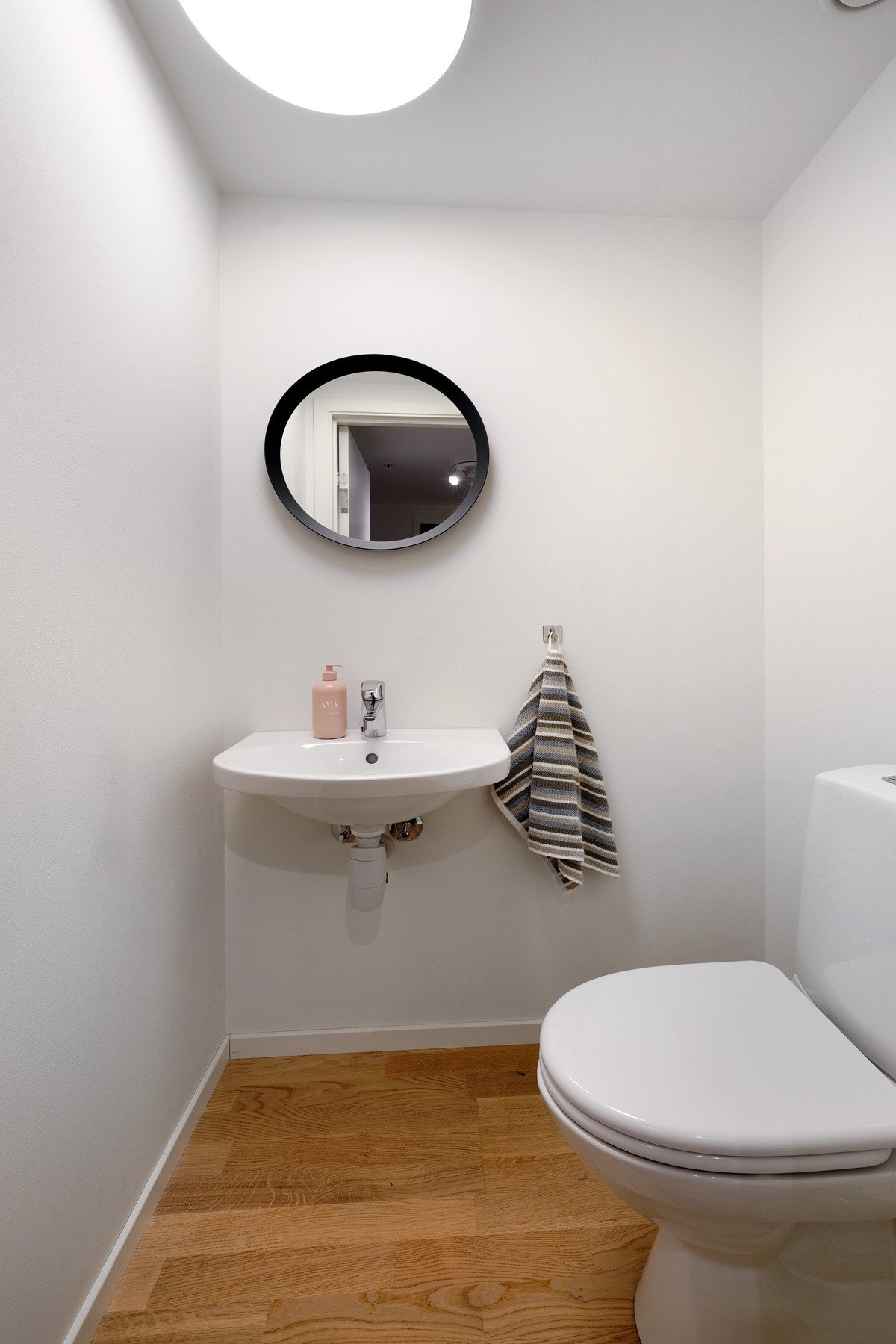 WC, med Éntreen. Galleribilde