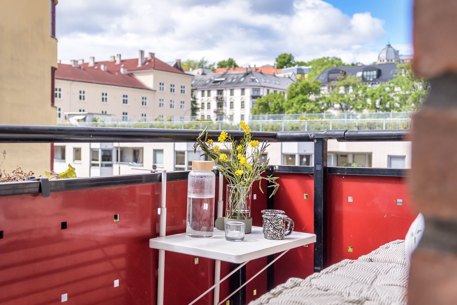 Her er det plass til utemøbler og grill Galleribilde