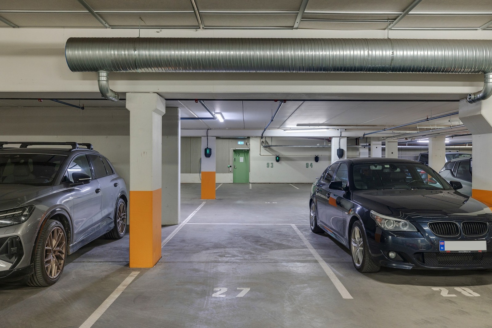 Det medfølger en parkeringsplass i lukket garasjeanlegg. Galleribilde