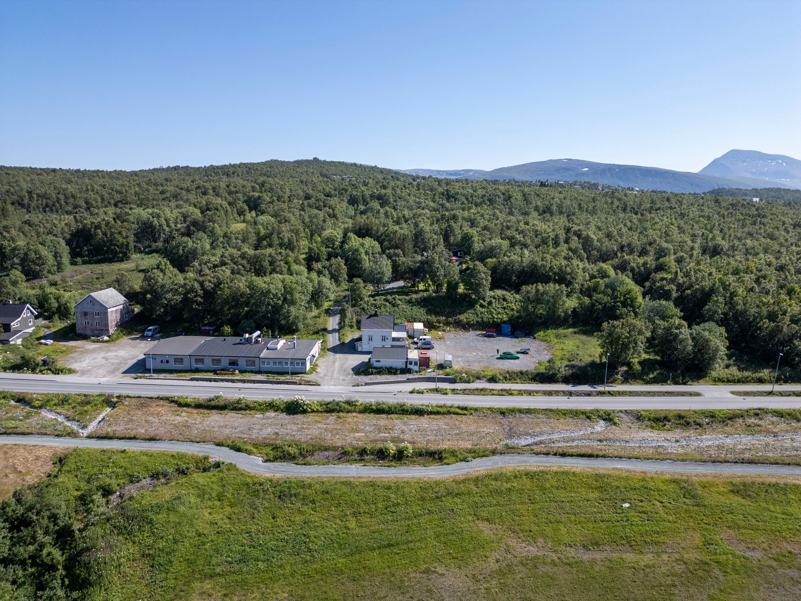 Stor eiendom i nærhet til Langnes og Nordøya. Galleribilde