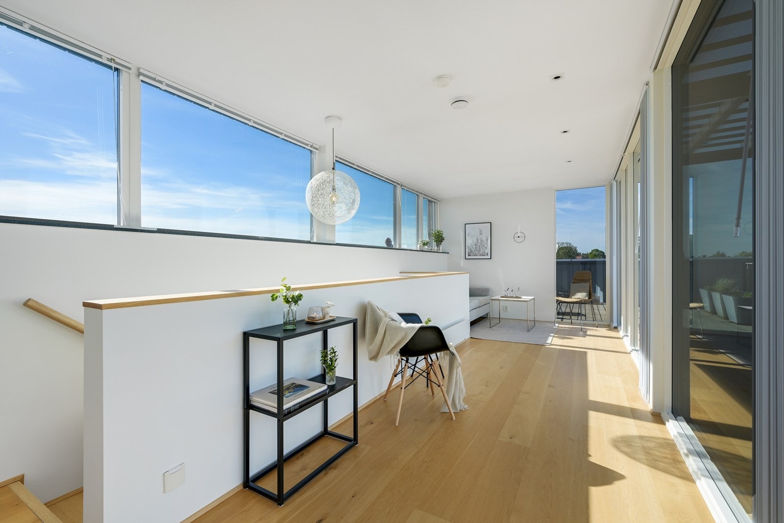 Loftstue. Galleribilde