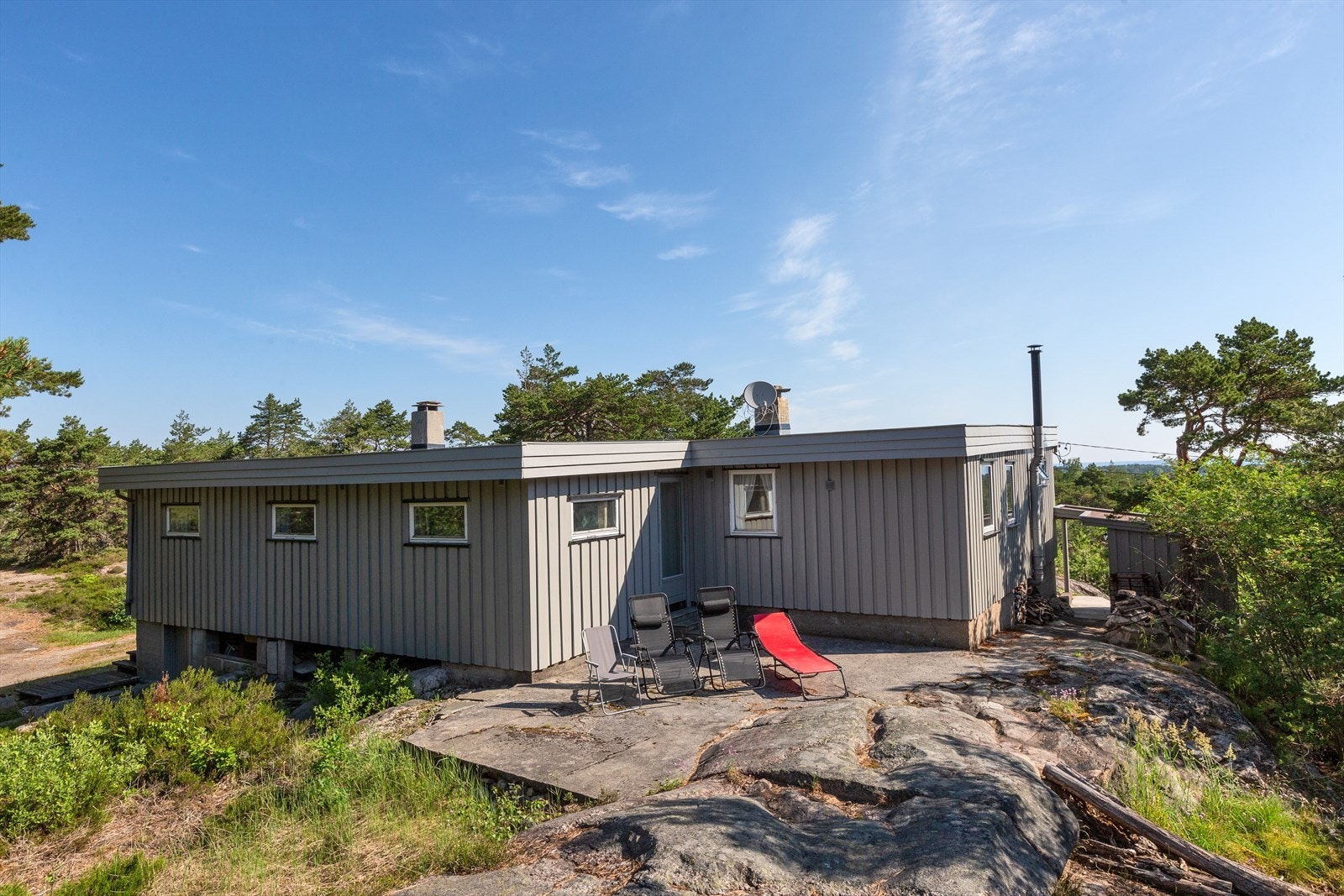 Flere uteplasser på tomten. Galleribilde