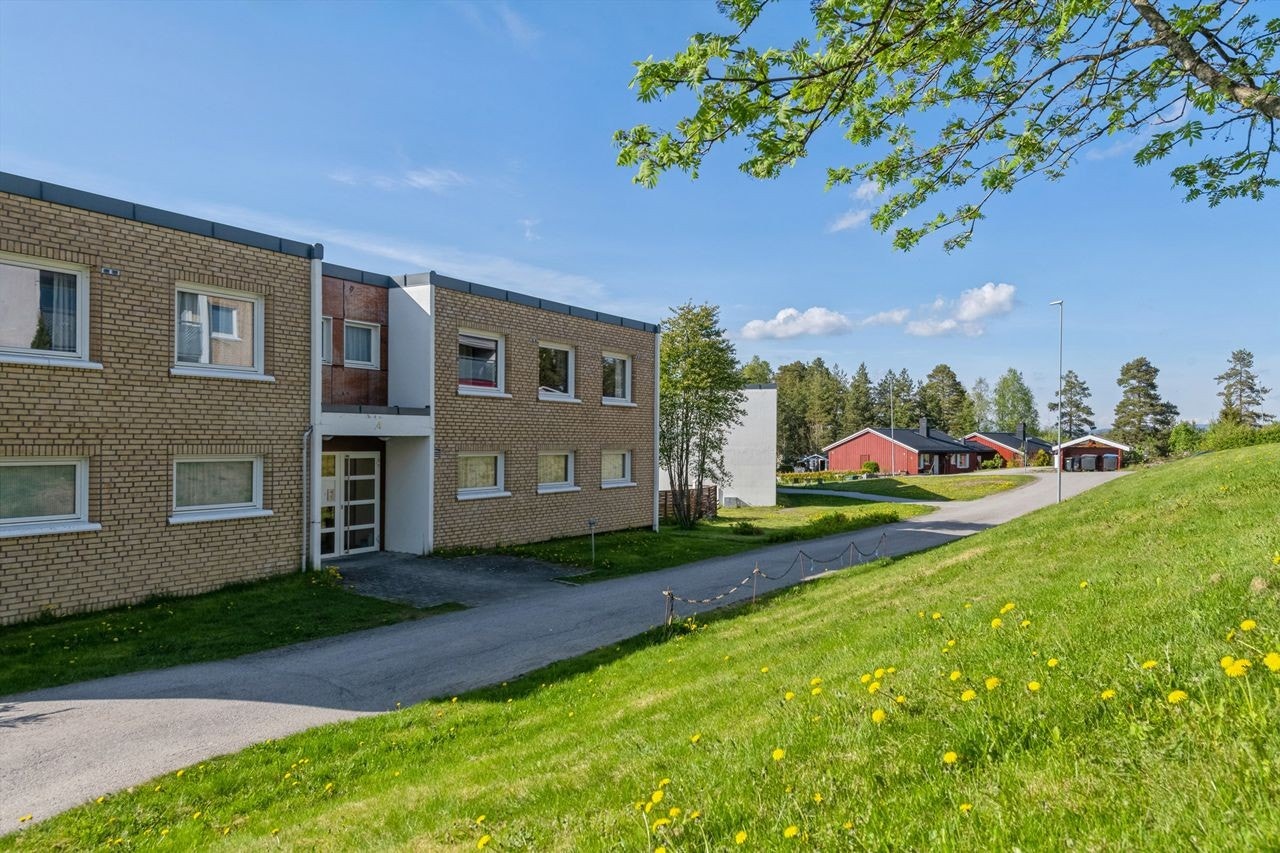 Lekker og tidsriktig 3-roms leilighet på Langerudberget - Velkommen til Melbærvegen 4! Galleribilde