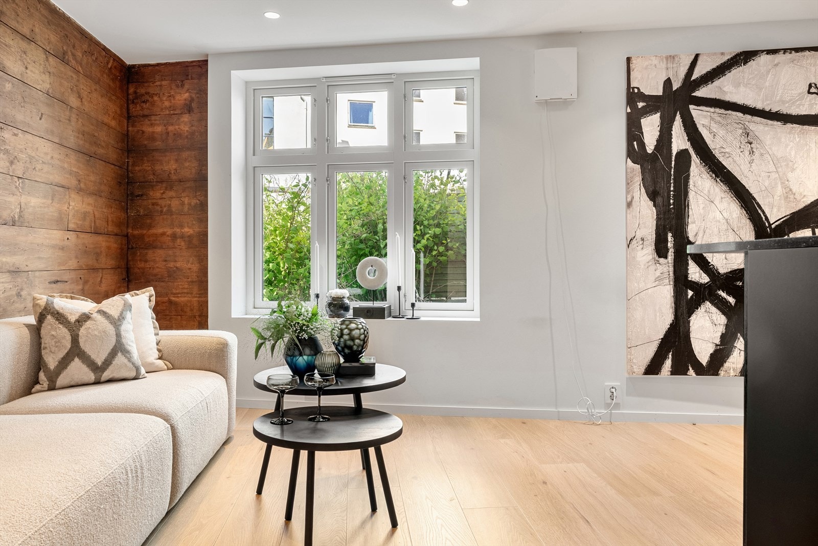 Leiligheten har en åpen stue- og kjøkkenløsning som gir maksimal utnyttelse av arealet Galleribilde