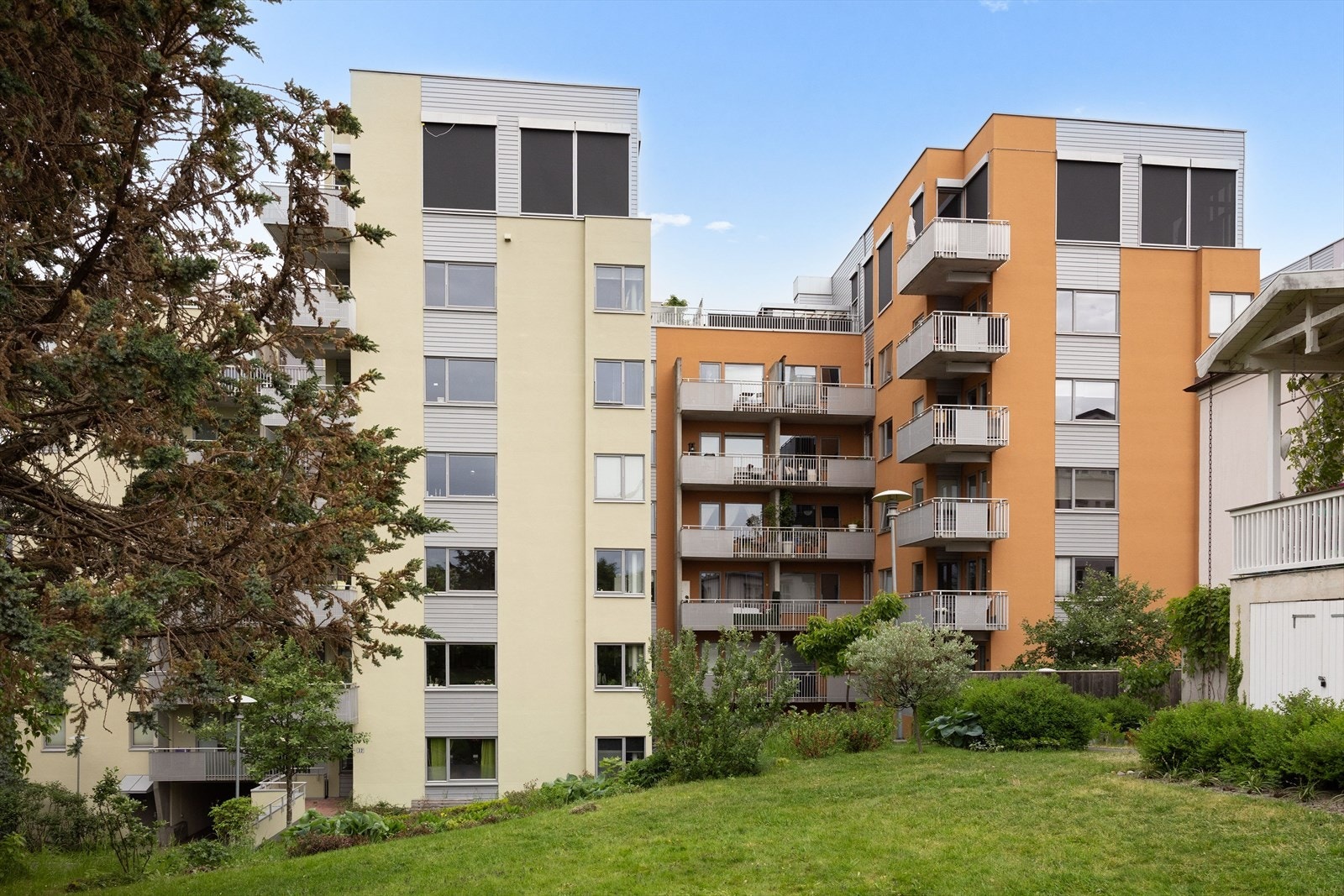 Fasaden sett fra bakgården. Galleribilde