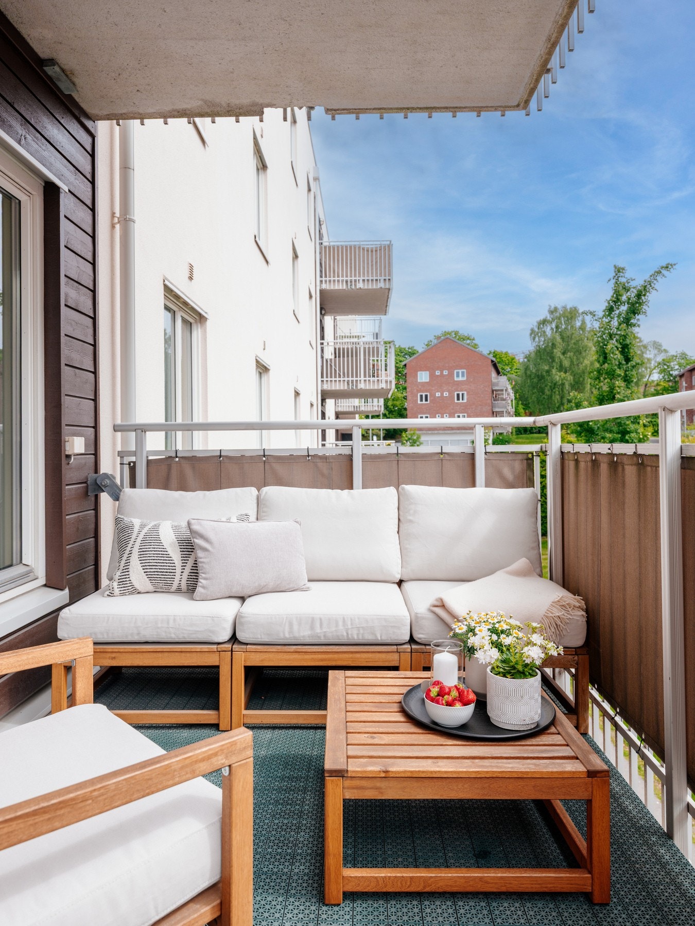 Det er lite innsyn og balkongen oppleves lys og luftig. Galleribilde