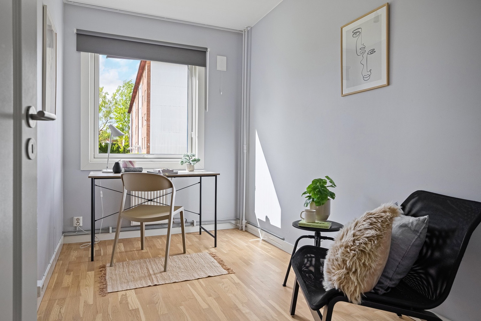 Soverom 2 med plass til seng og garderobe. Galleribilde