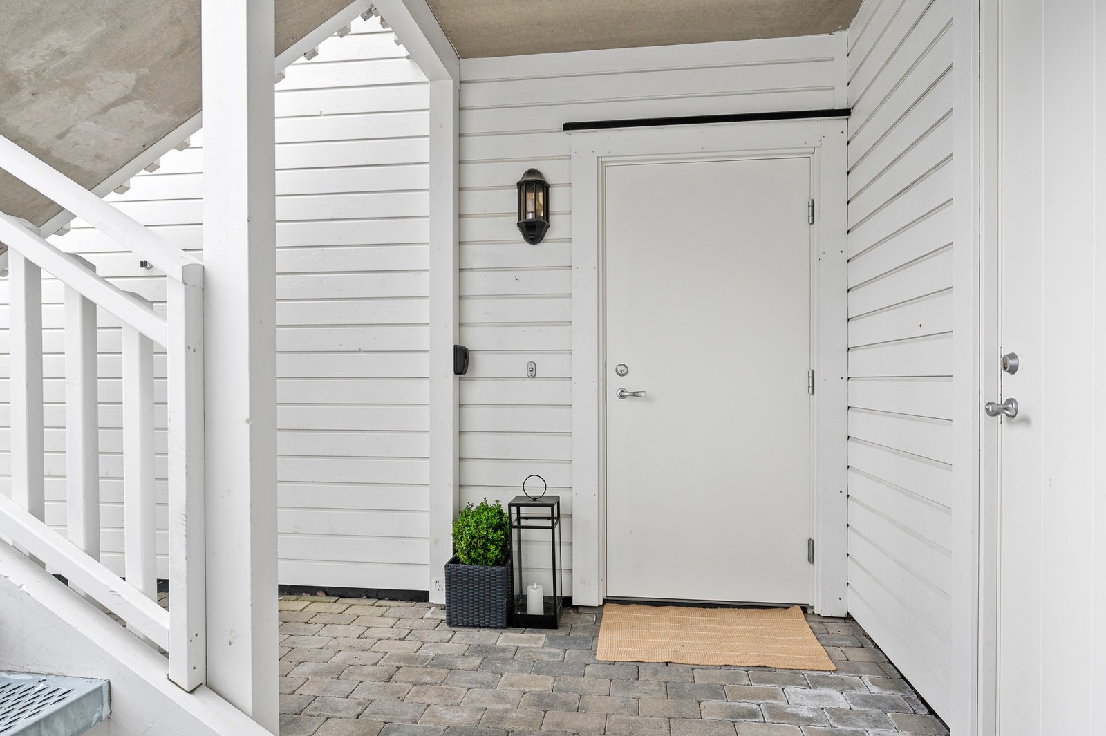 Boligens inngangsparti. Galleribilde