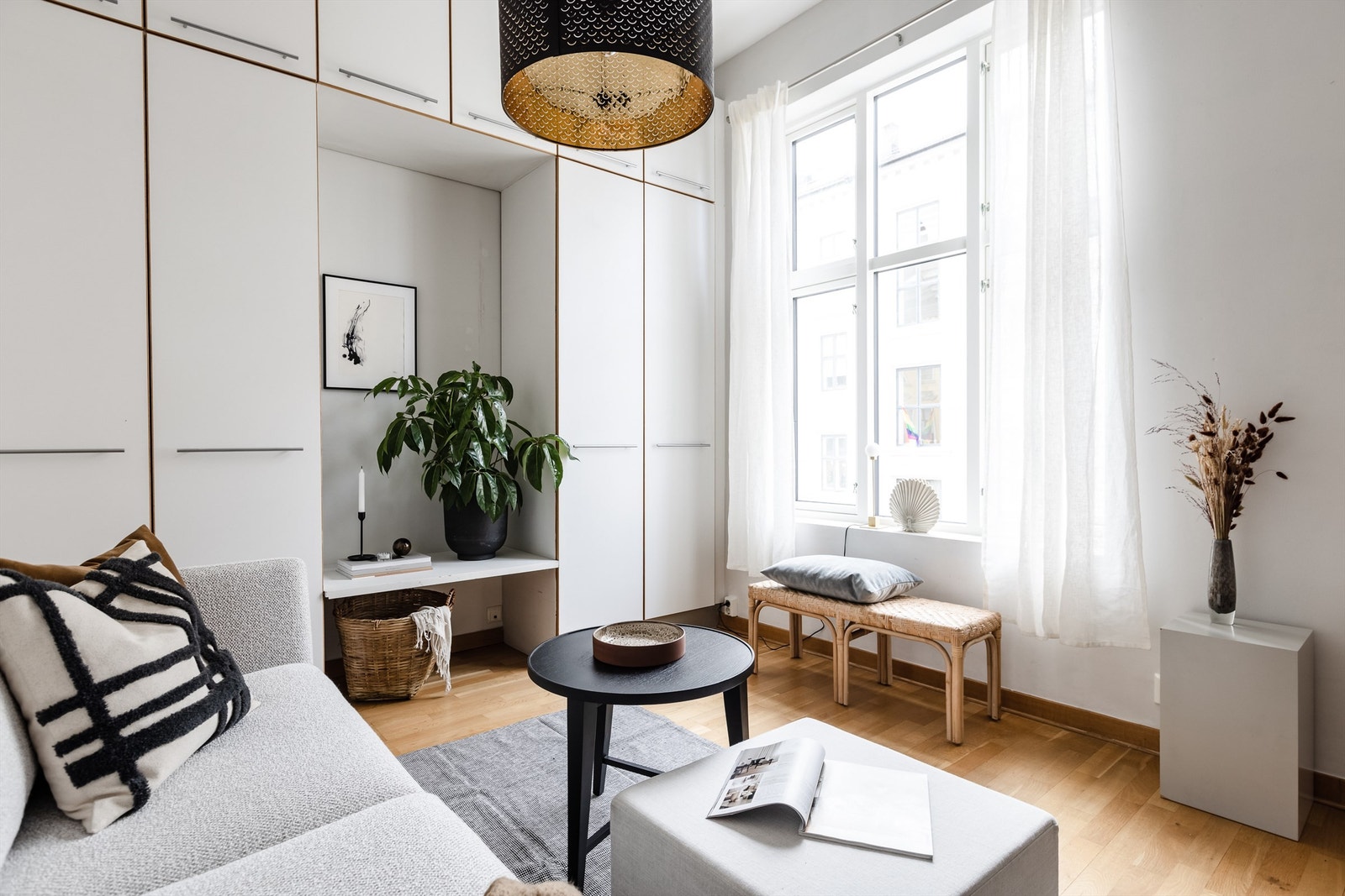 Lys og luftig stue. Galleribilde
