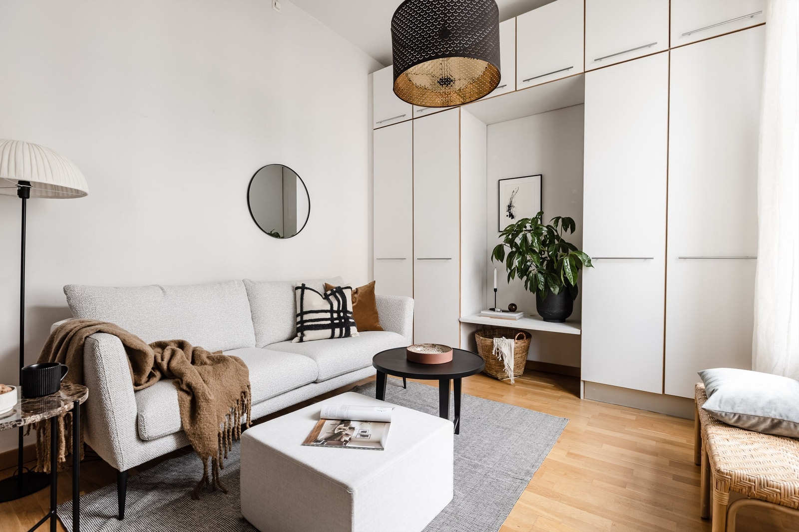 Stue med smarte løsninger. Galleribilde