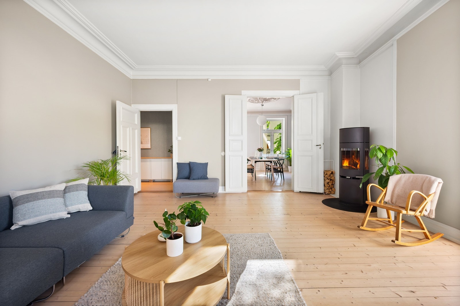 Stuen er av god størrelse og det er flere møbleringsmuligheter. Galleribilde