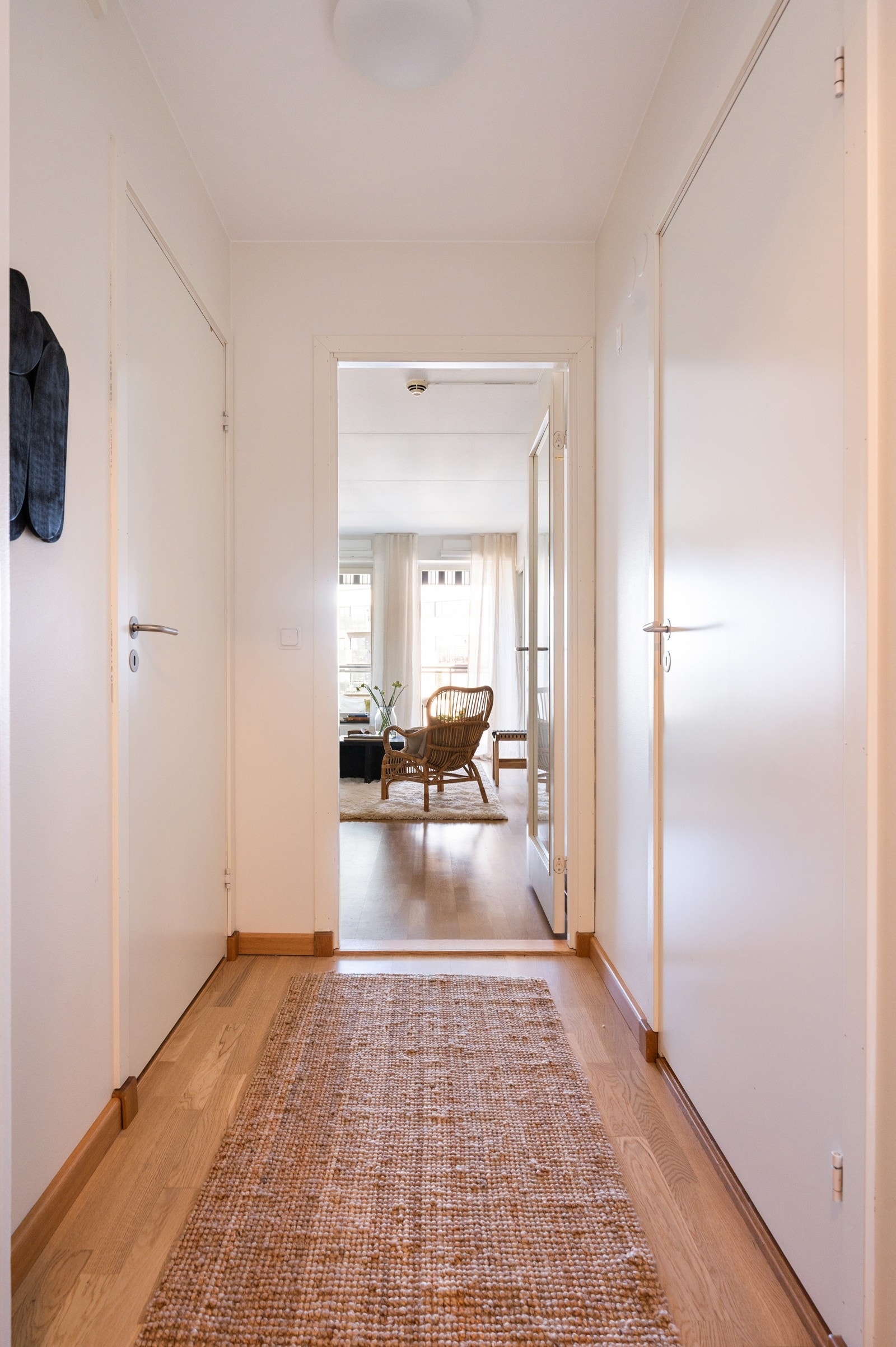 Innbydende entré med plass til oppbevaring og sko. Galleribilde