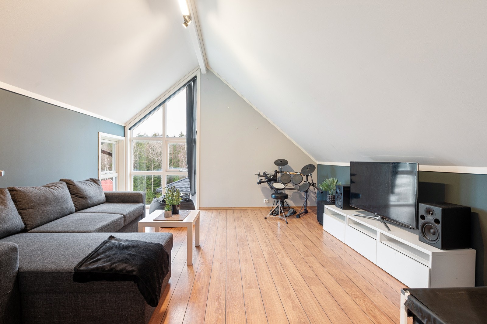 Loftstue (har og vært benyttet som soverom). Galleribilde