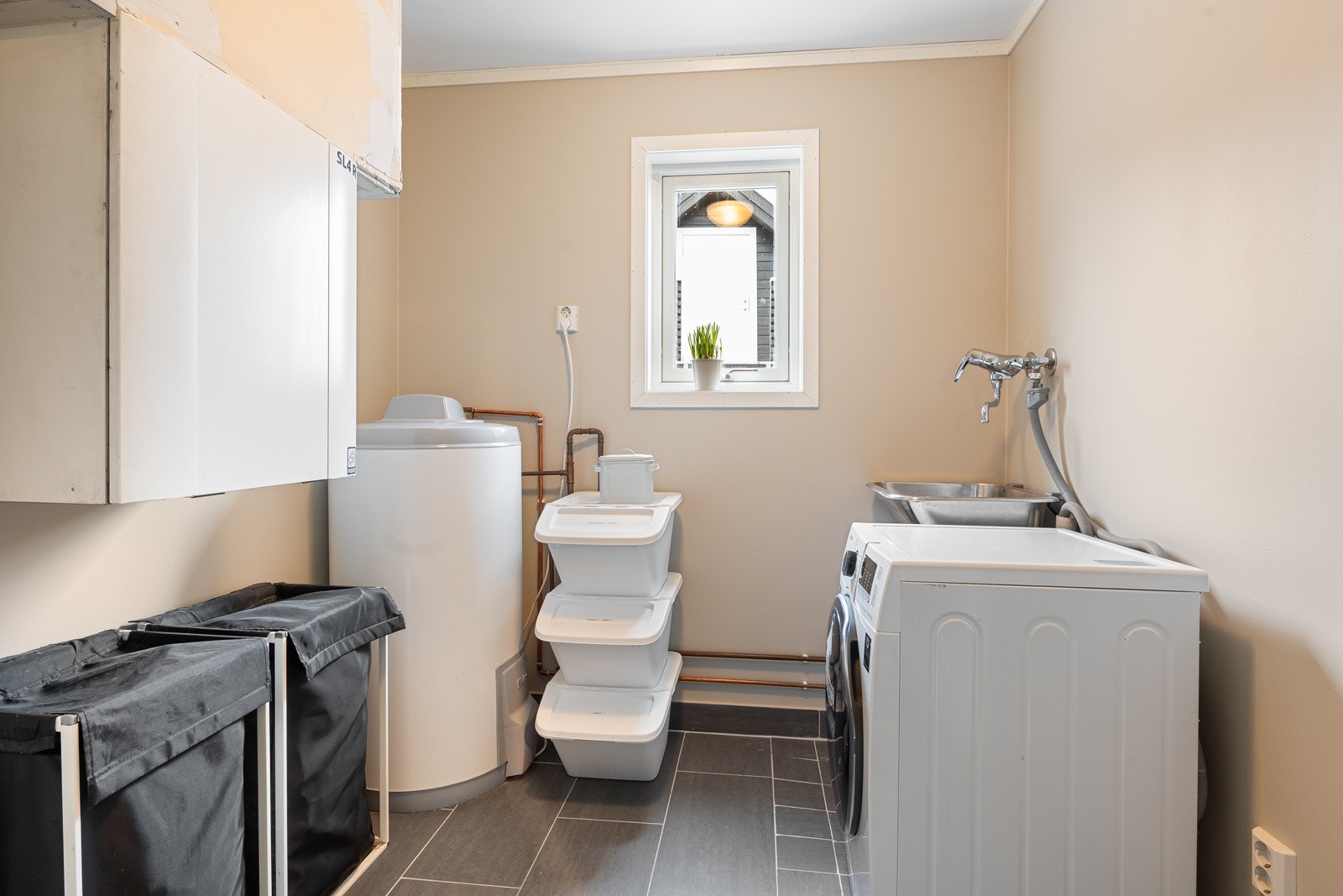 Praktisk vaskerom/teknisk rom 1. etasje Galleribilde