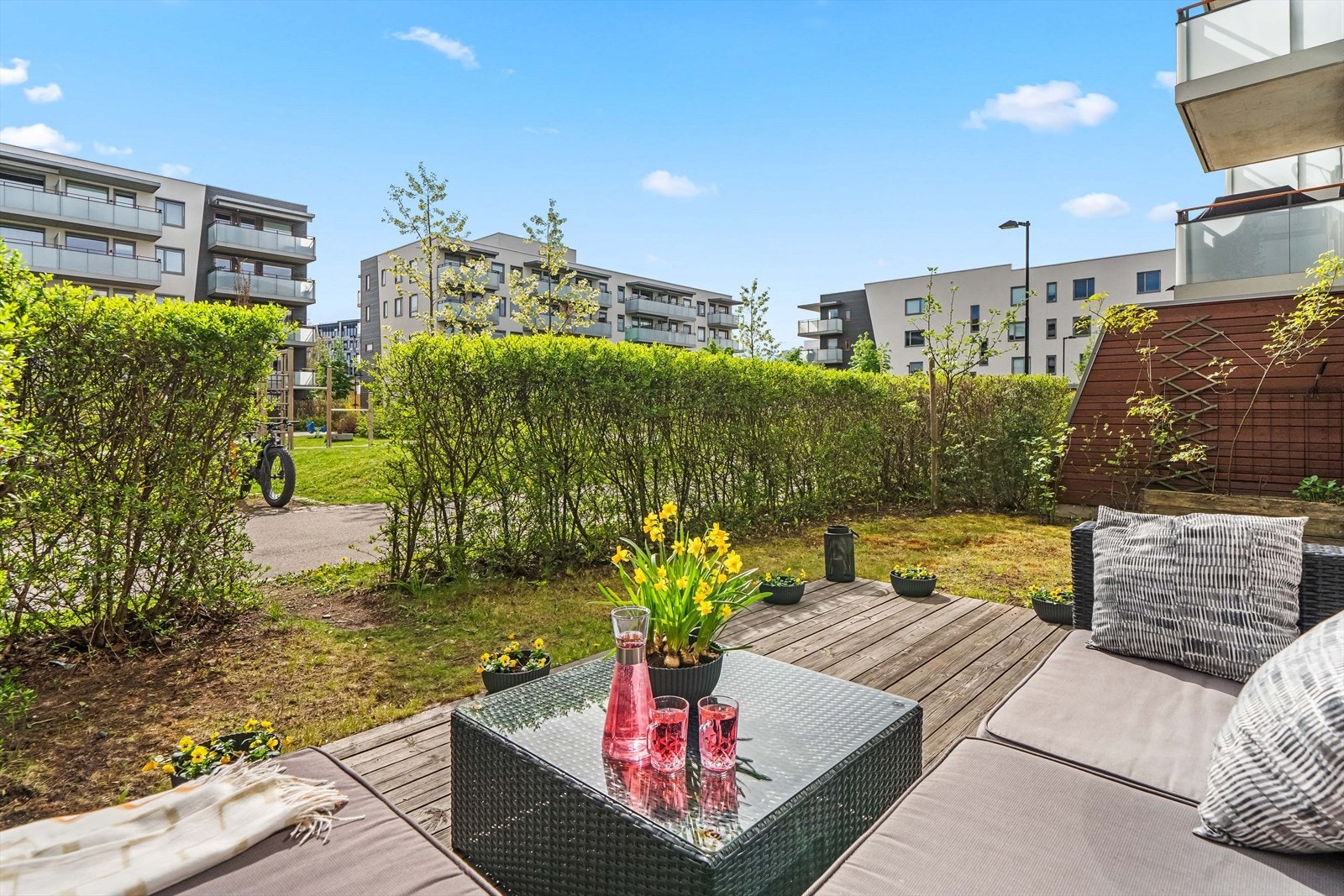 Elisabeth Nilsen v/DNB Eiendom presenterer Lørenvangen 36. En moderne og romslig 3-roms fra 2016. Galleribilde