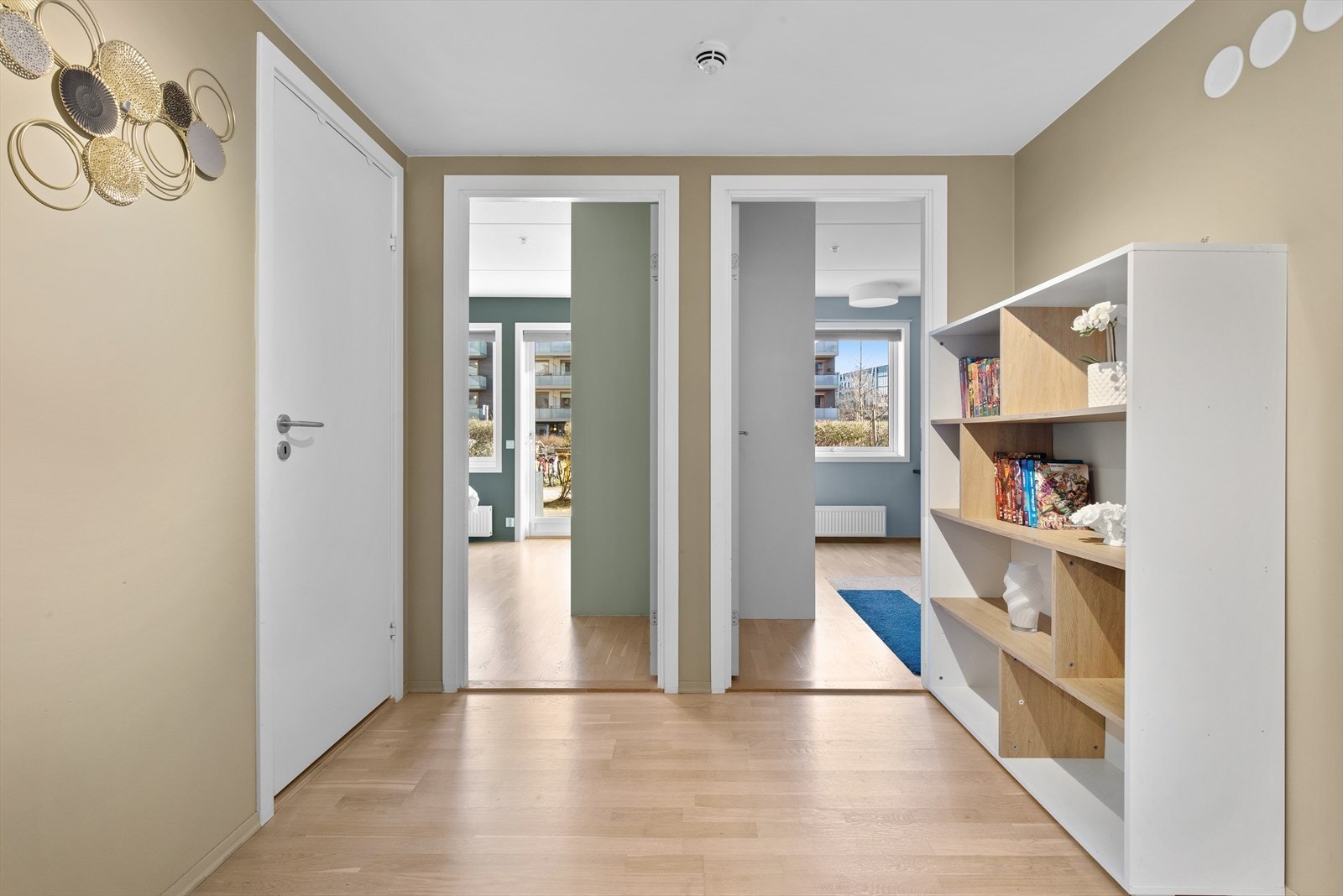 Soverommene har plassert på motsatt side av stue. Galleribilde