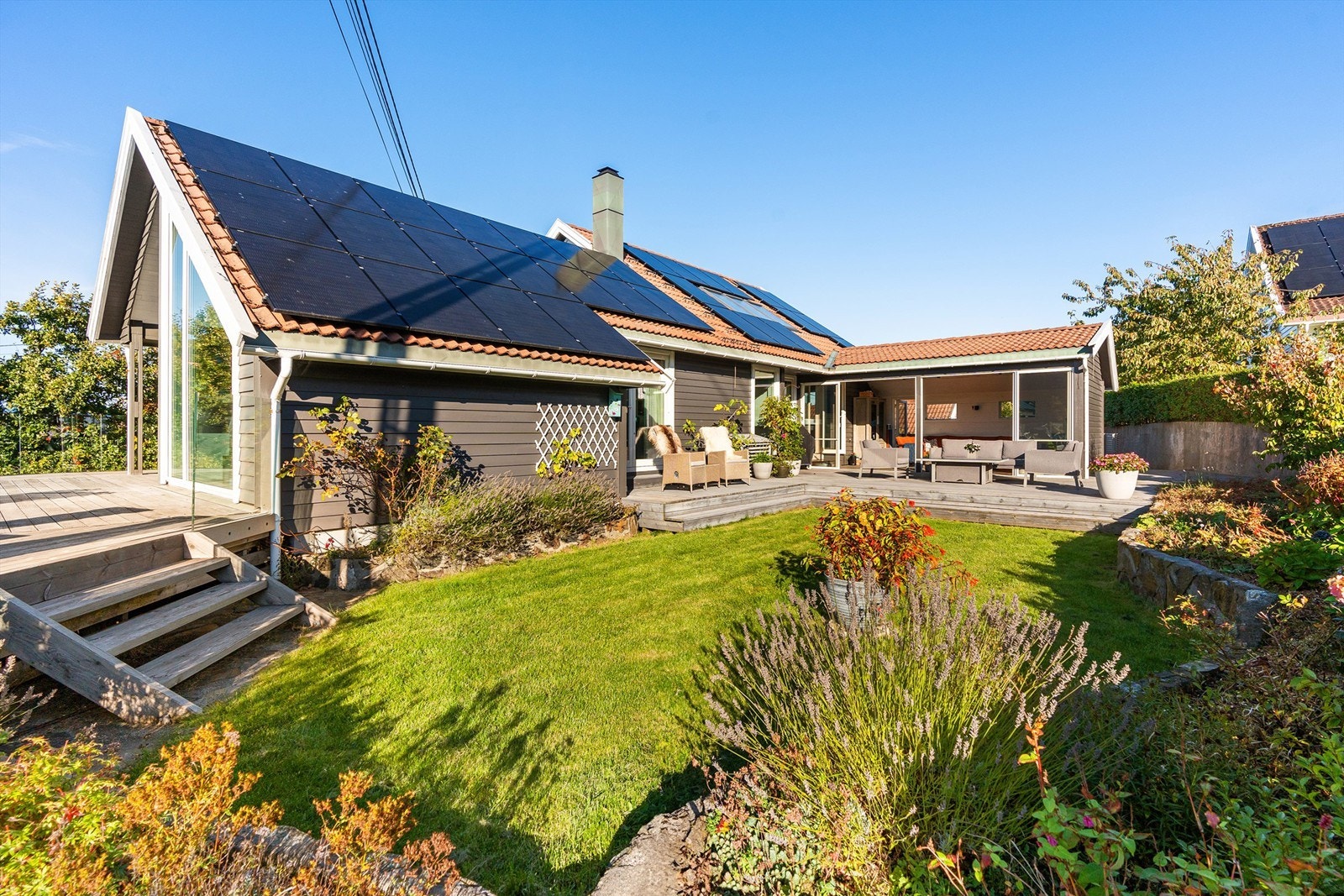 Stort solcelleanlegg på 12,7 kWp ble etablert i 2022 Galleribilde