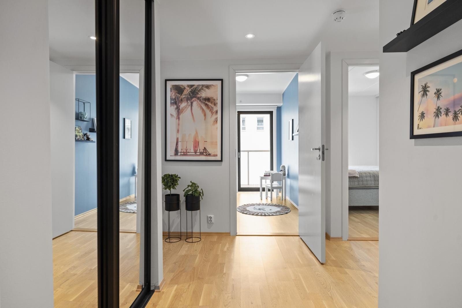 Romslig gang Galleribilde