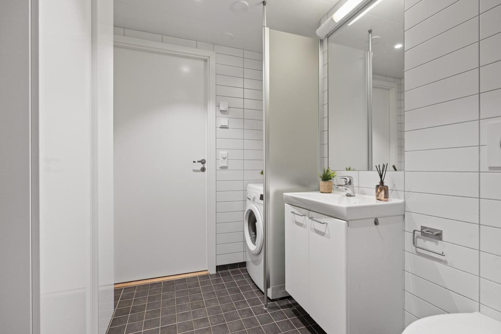 Opplegg for vaskemaskin og tørketrommel Galleribilde